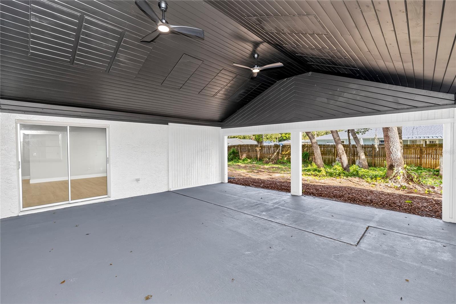 136 GLENDALE DR — photo 5