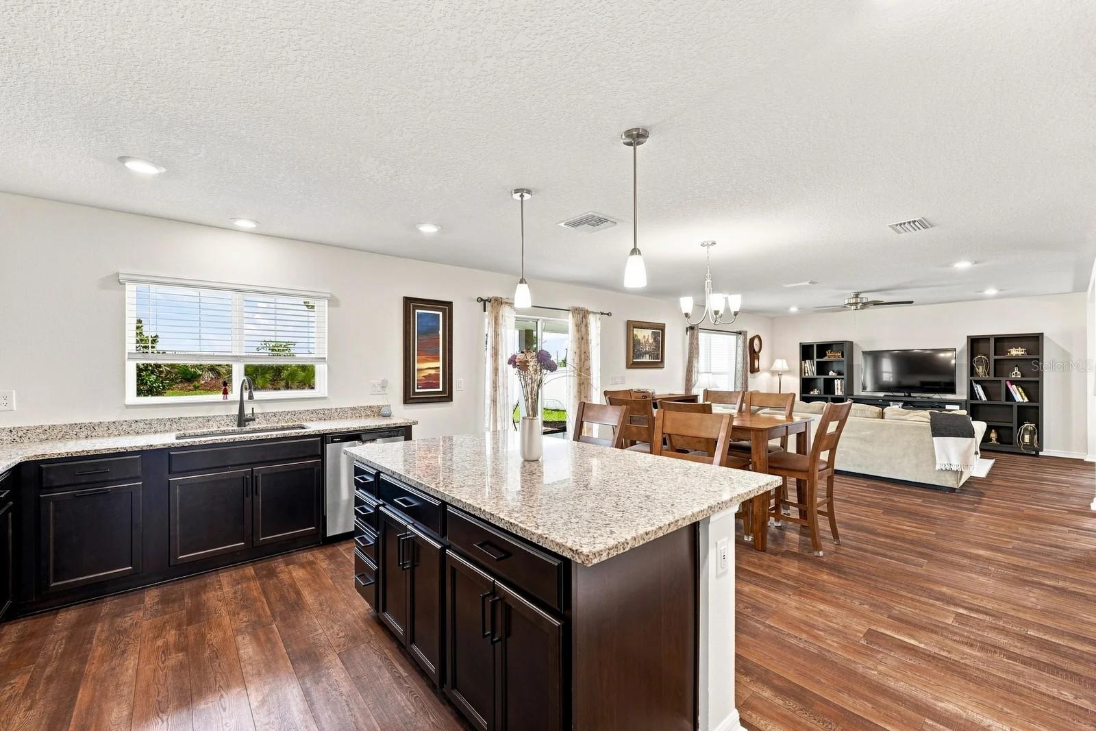 455 OVERPOOL AVE — photo 11