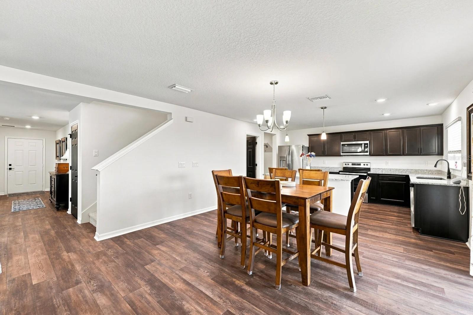 455 OVERPOOL AVE — photo 8