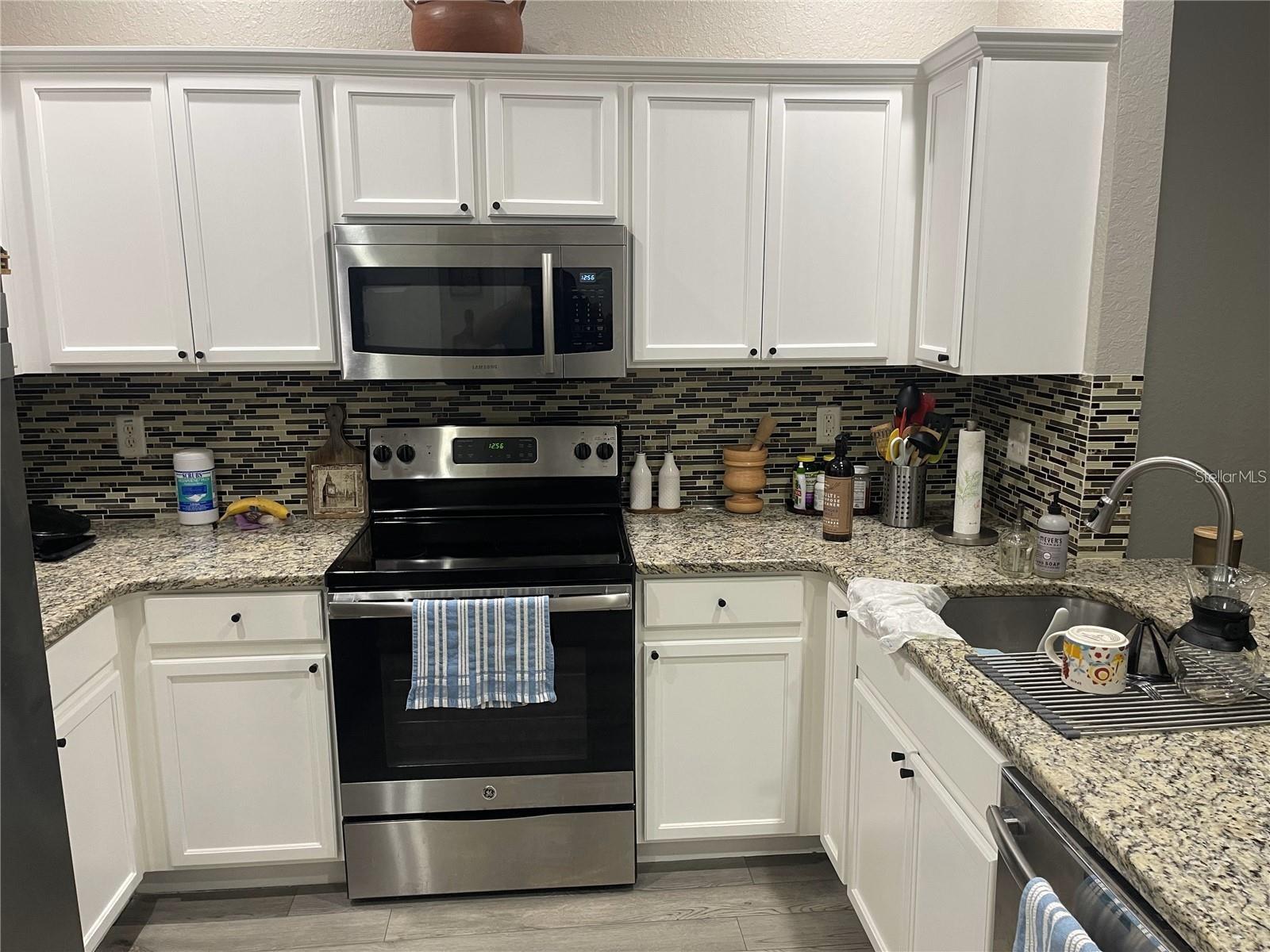 3016 ASHLAND LN S — photo 8