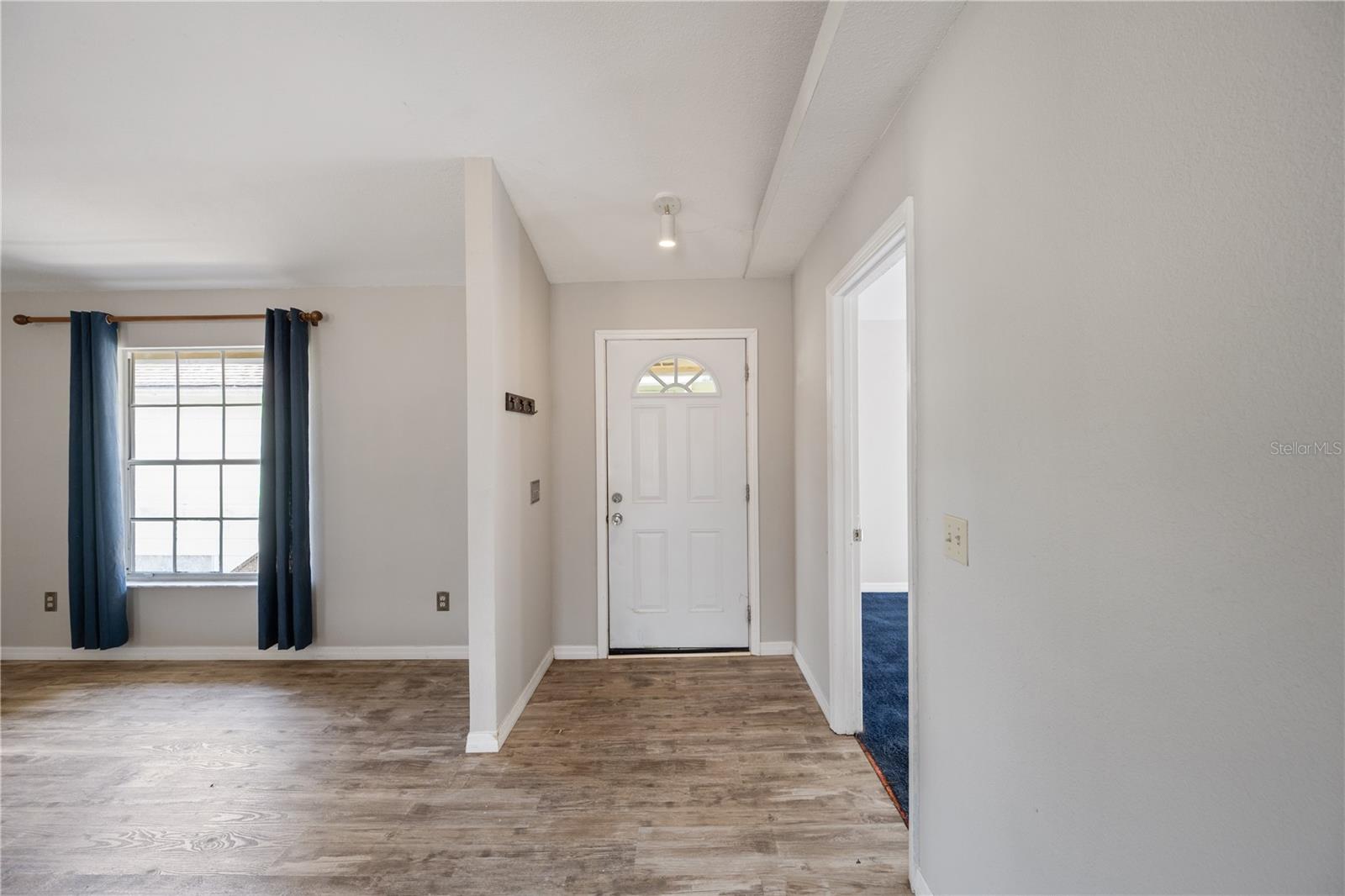 9848 PINEY POINT CIR — photo 2