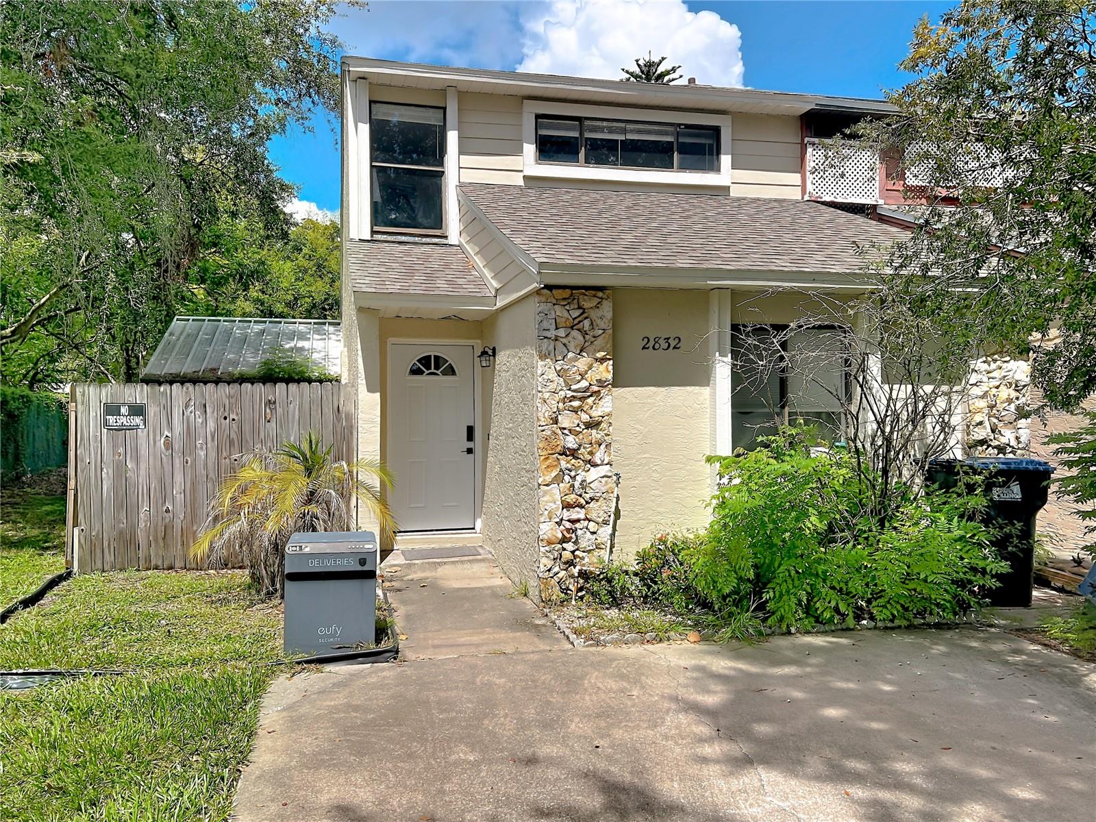 2832 HUNT CLUB LN