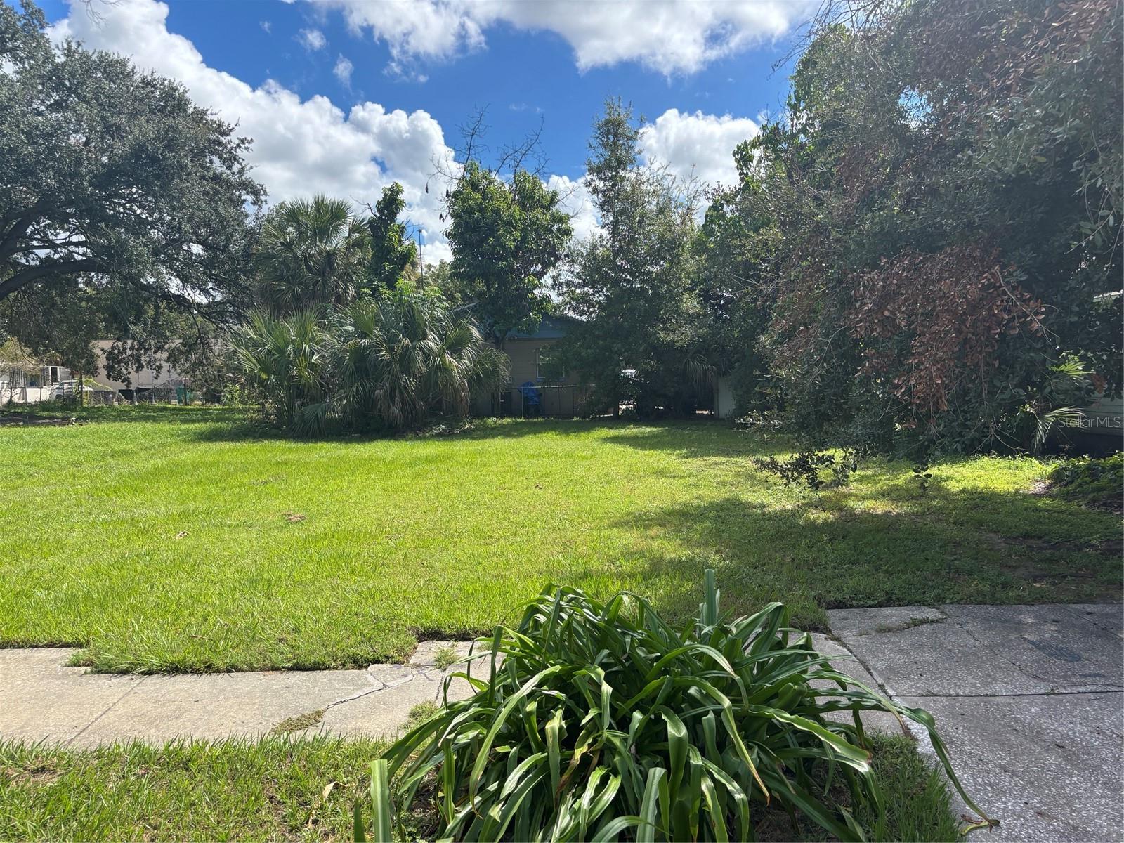 437 MCFALL AVE