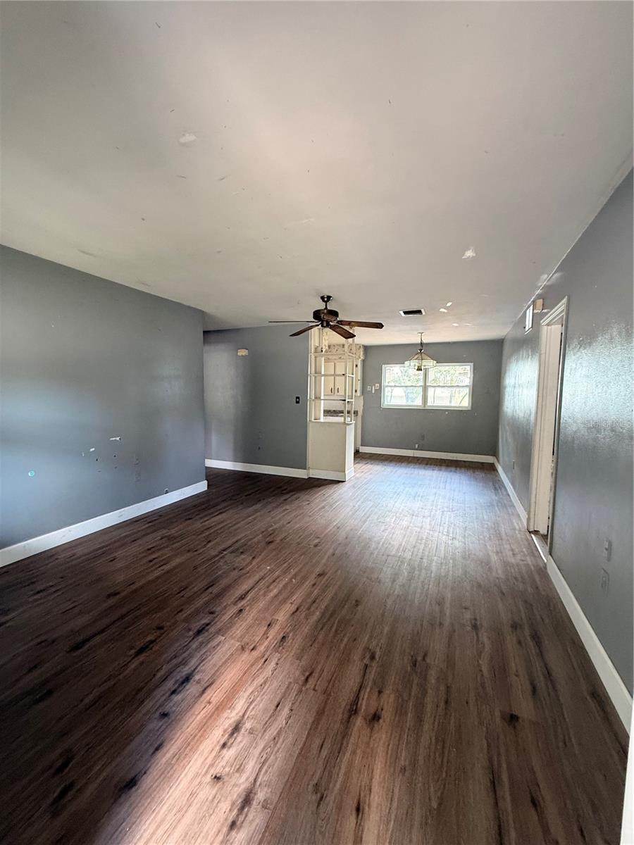 2113 N HASTINGS ST — photo 2