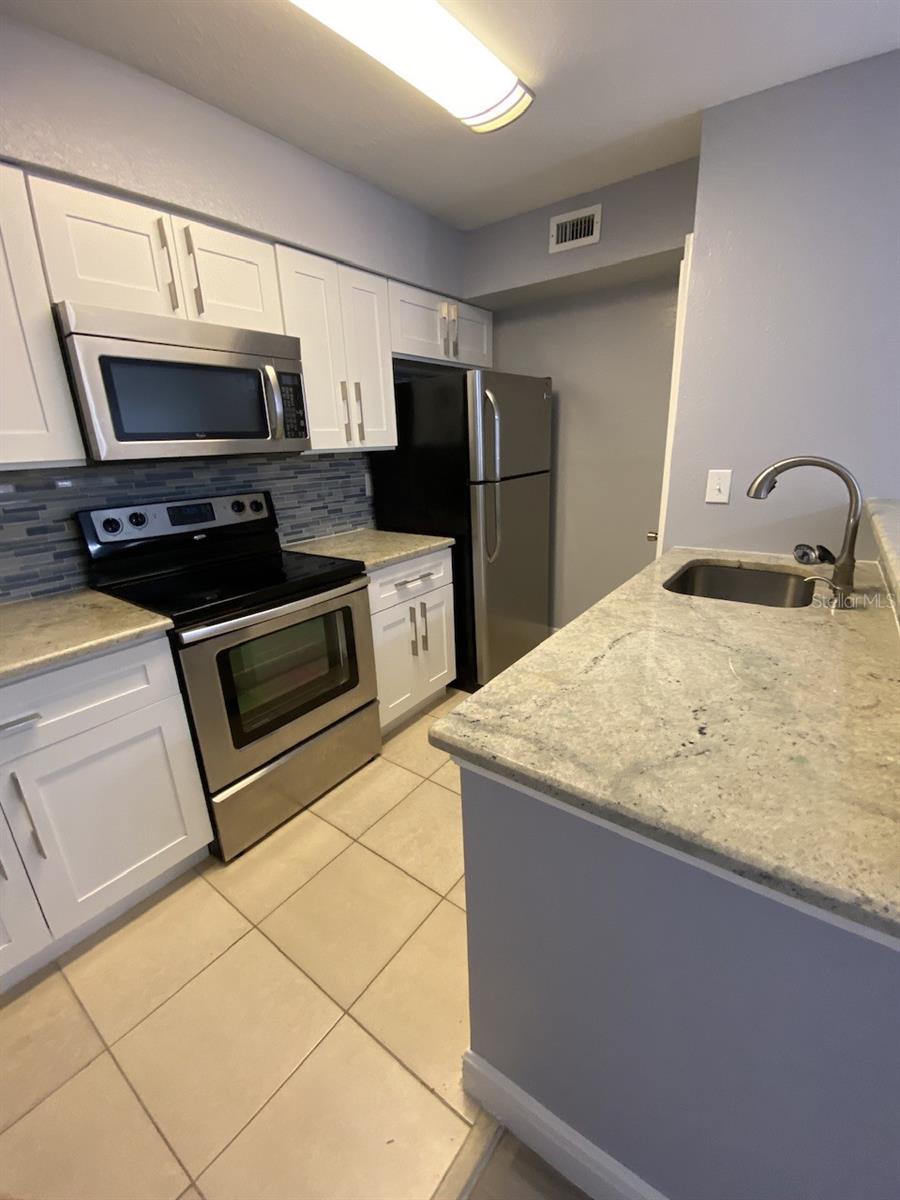 5124 PARK CENTRAL DR #513 — photo 2