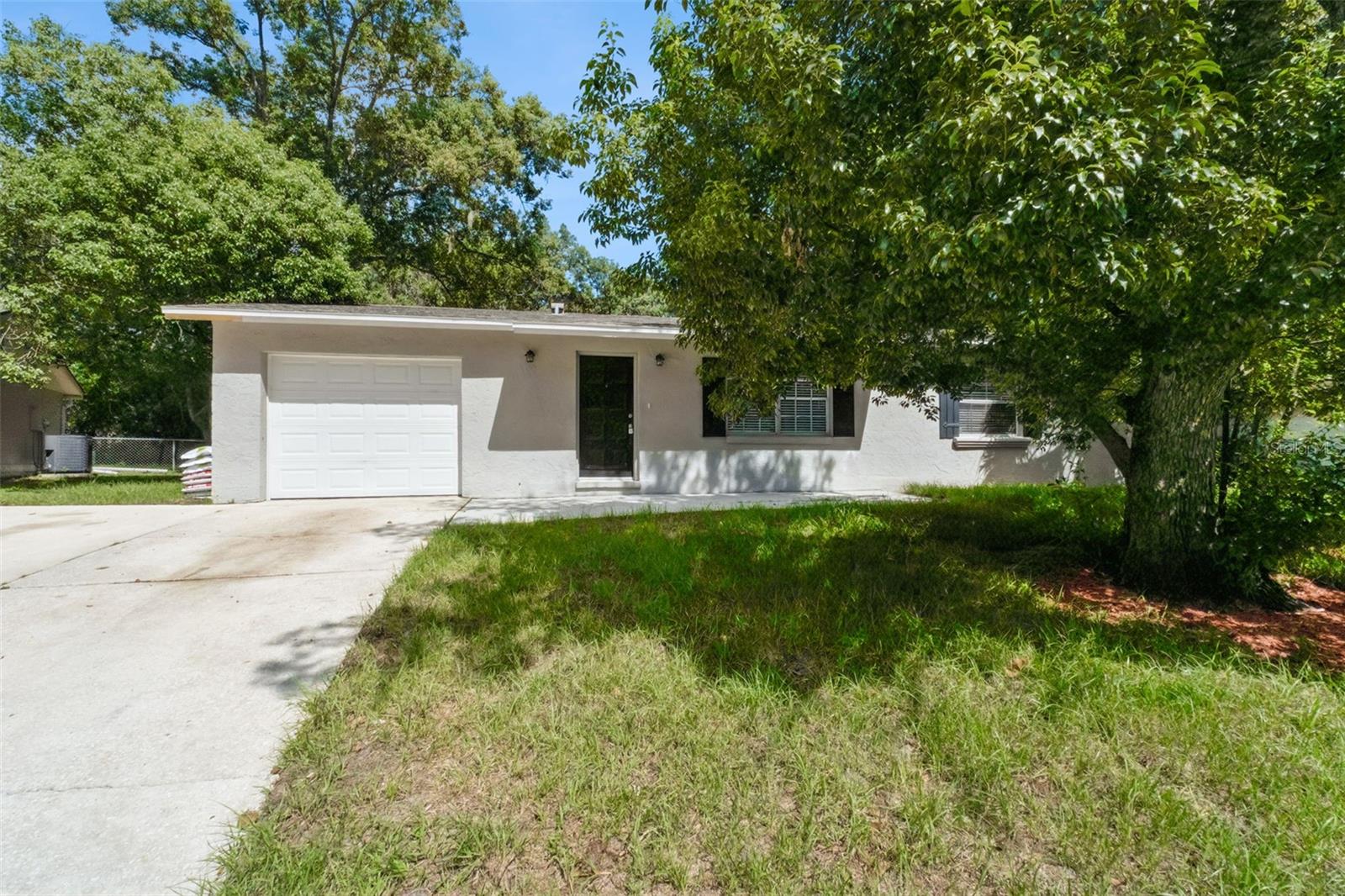 241 LOCH LOW DR