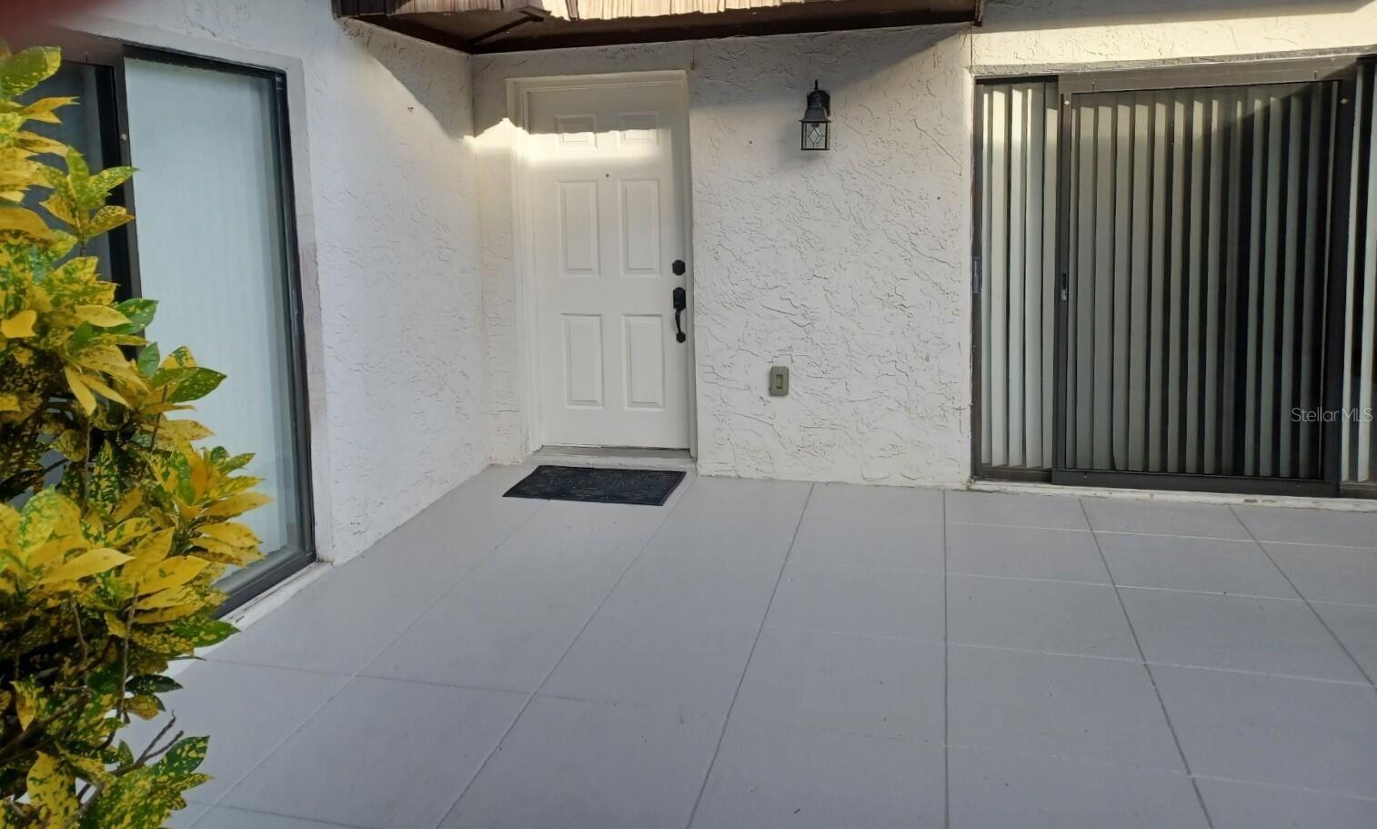 15301 W POND WOODS DR #303 — photo 2