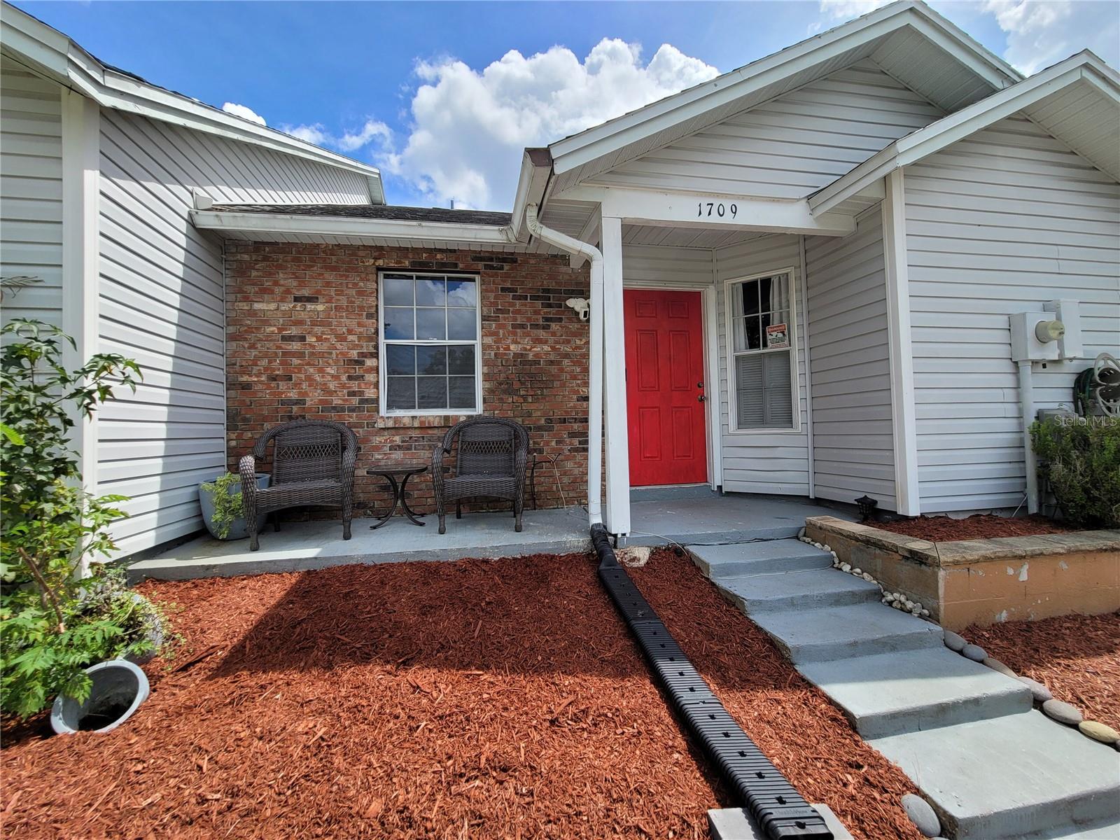 1709 RIVERS EDGE DR