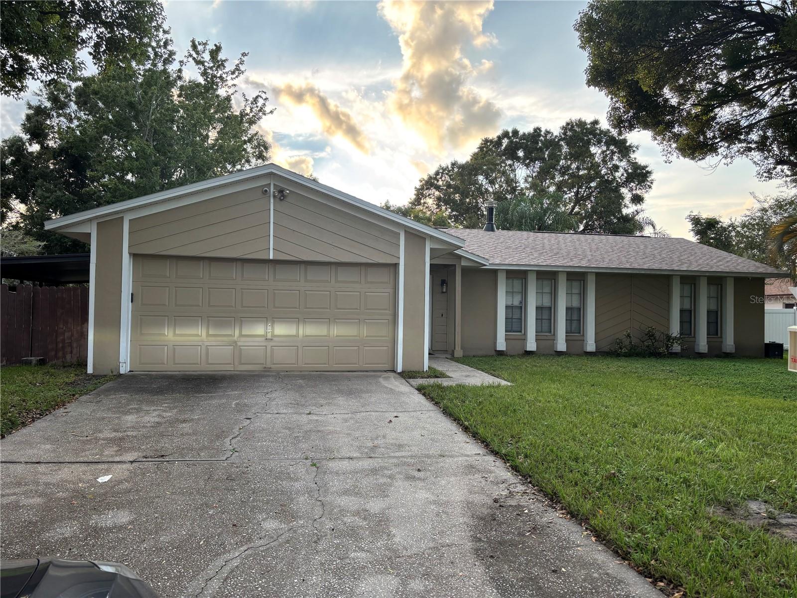 858 MOSSHART LN