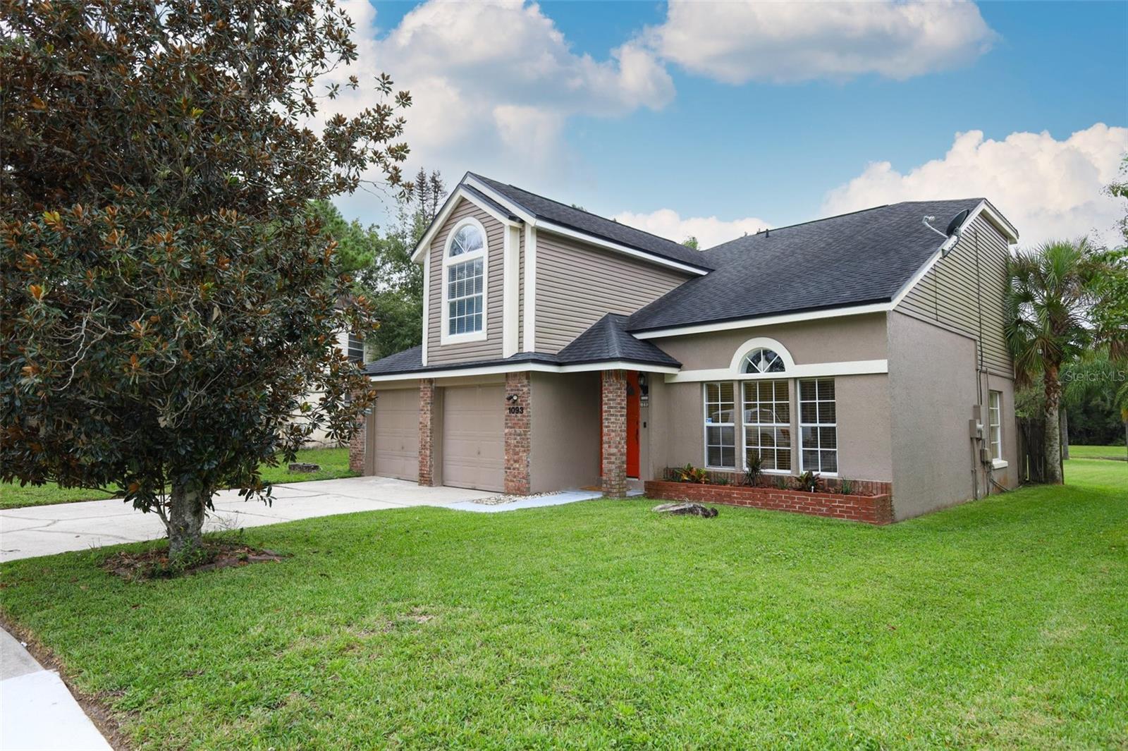 1093 KELLY CREEK CIR