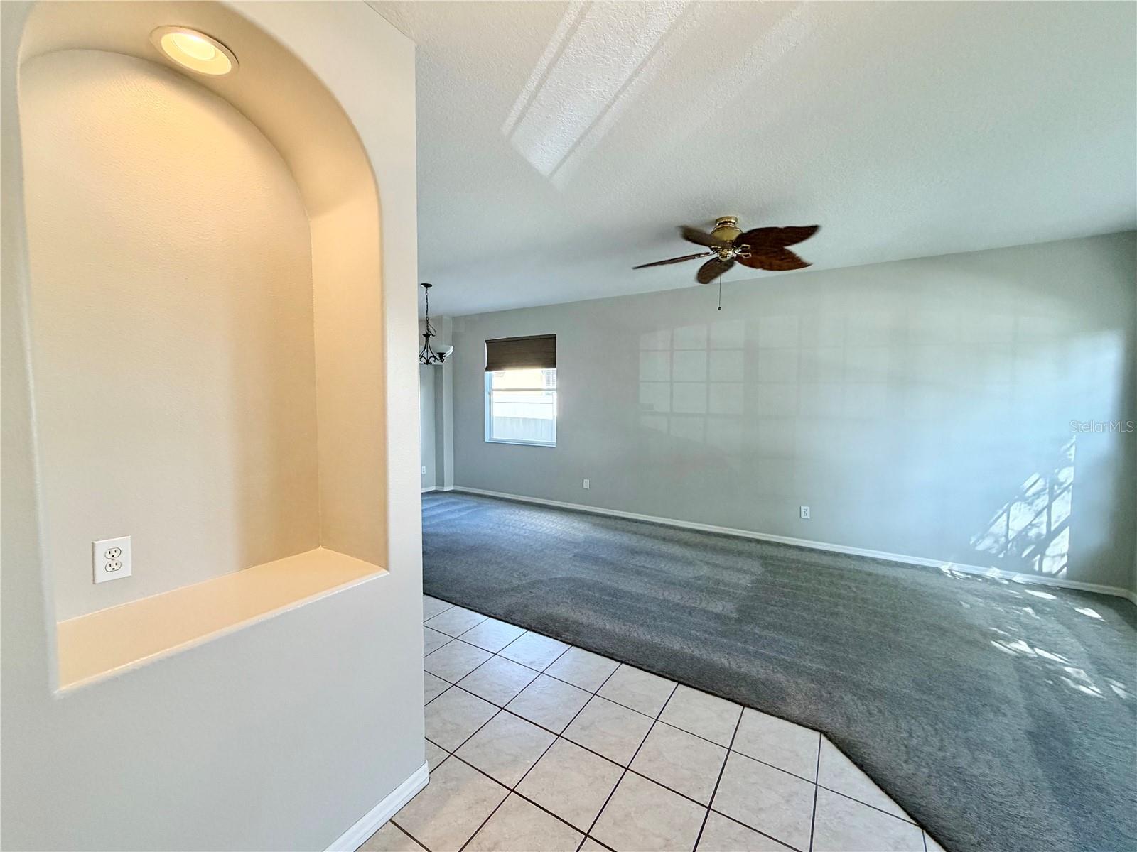 3961 SHAWN CIR — photo 2