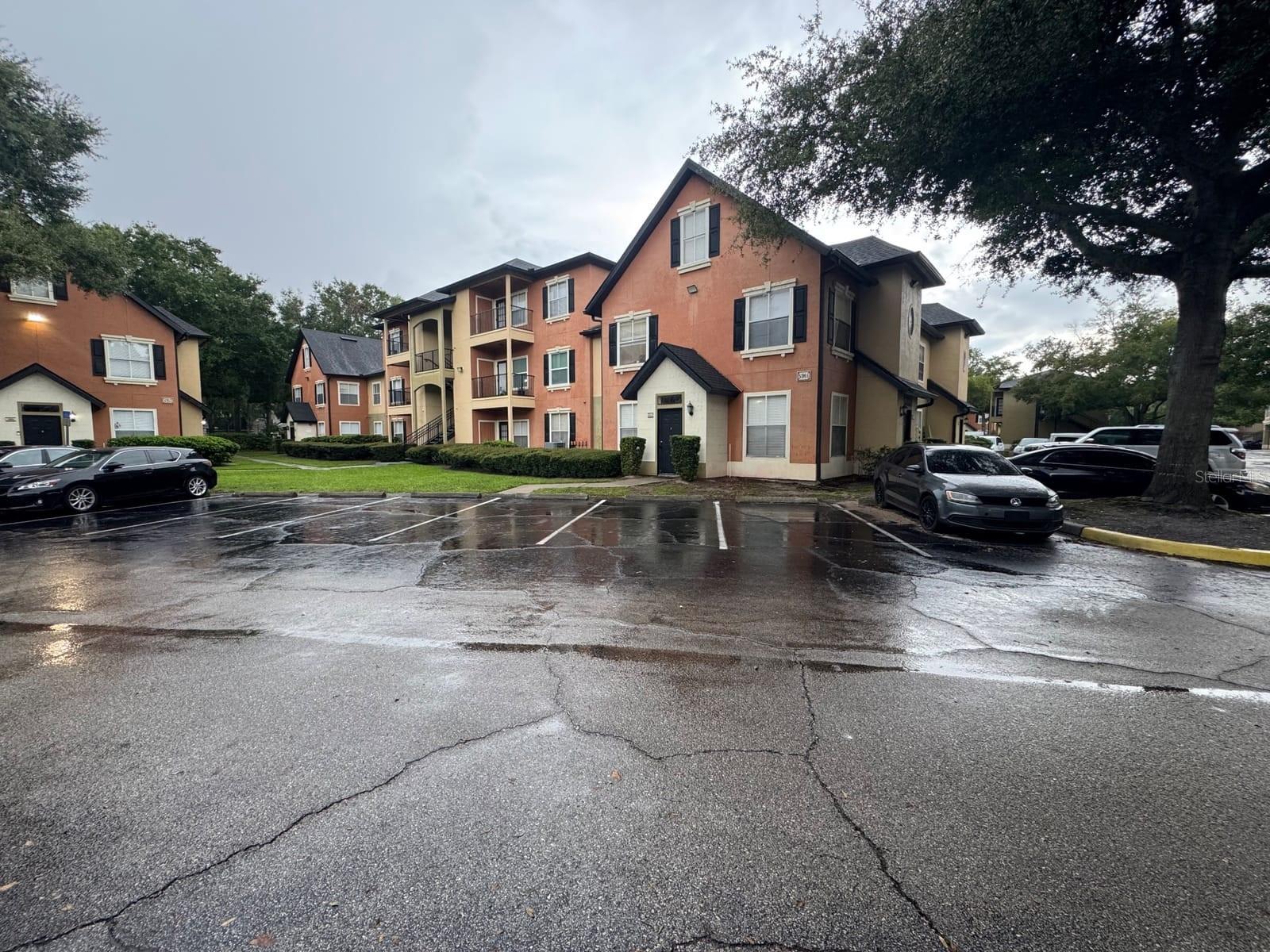 5961 WESTGATE DR #2013