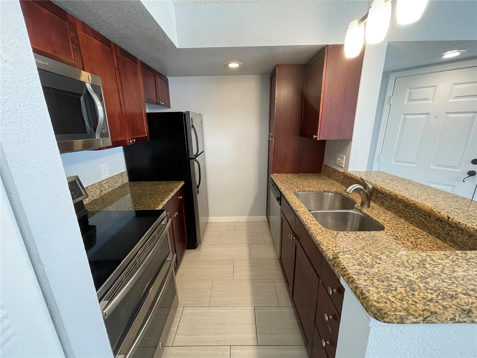 5128 CONROY RD #13 — photo 2