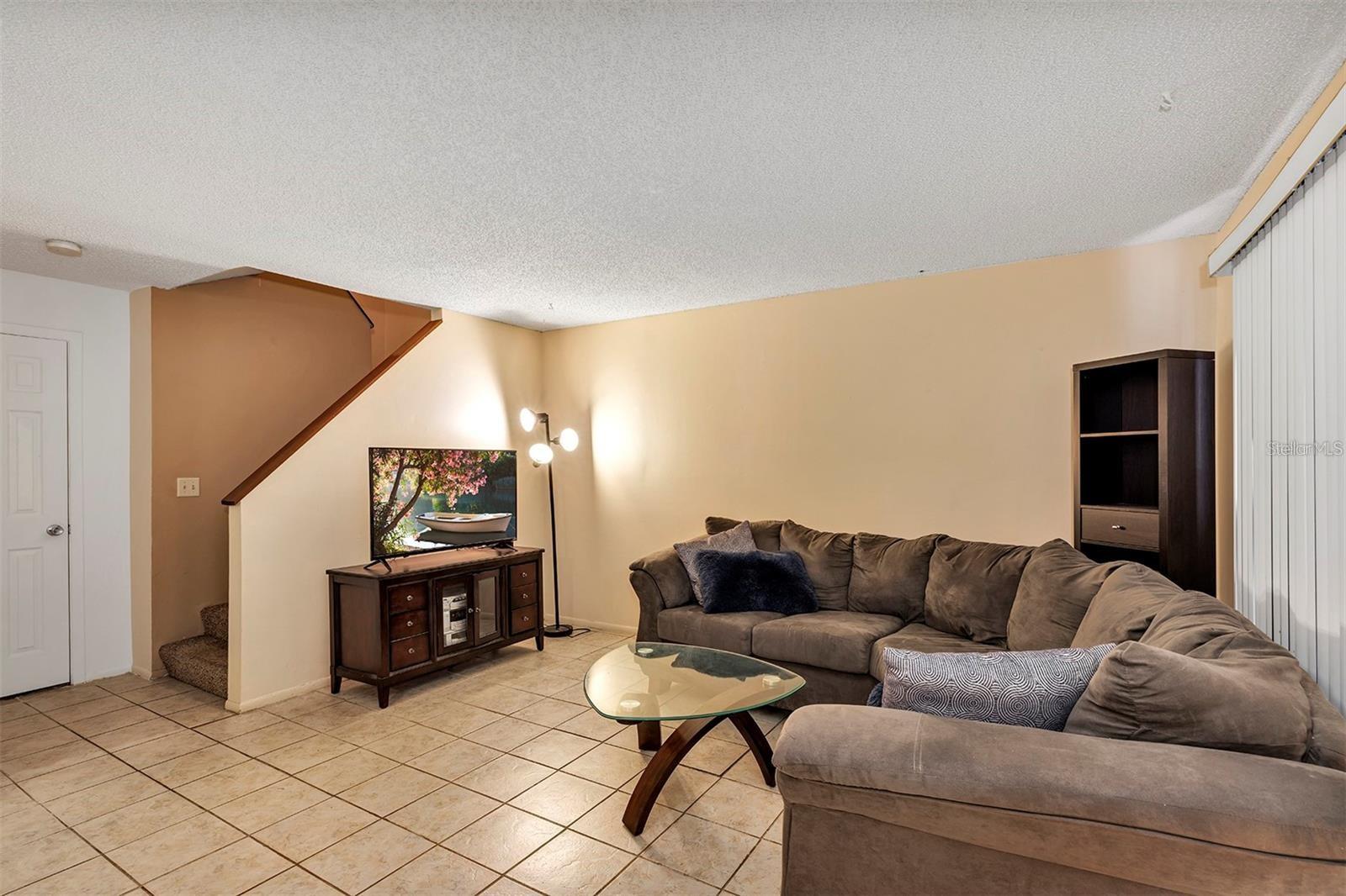 1728 TOWNHALL LN #1728 — photo 2