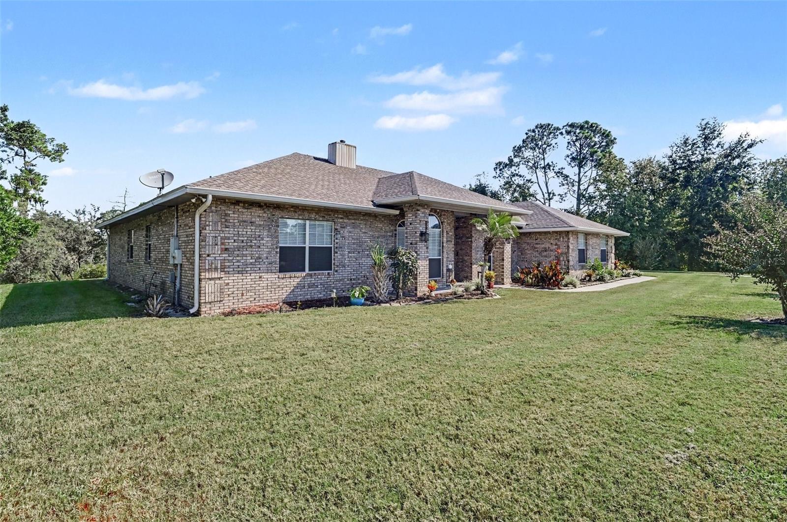2090 LAKEBREEZE WAY — photo 3