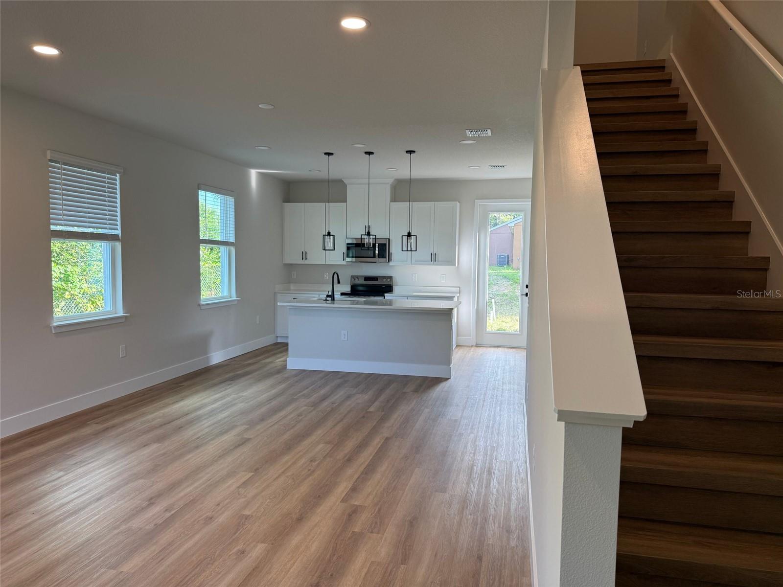 8590 BLACKBERRY AVE — photo 2