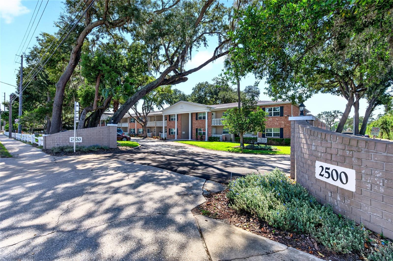 2500 LEE RD #123 — photo 2