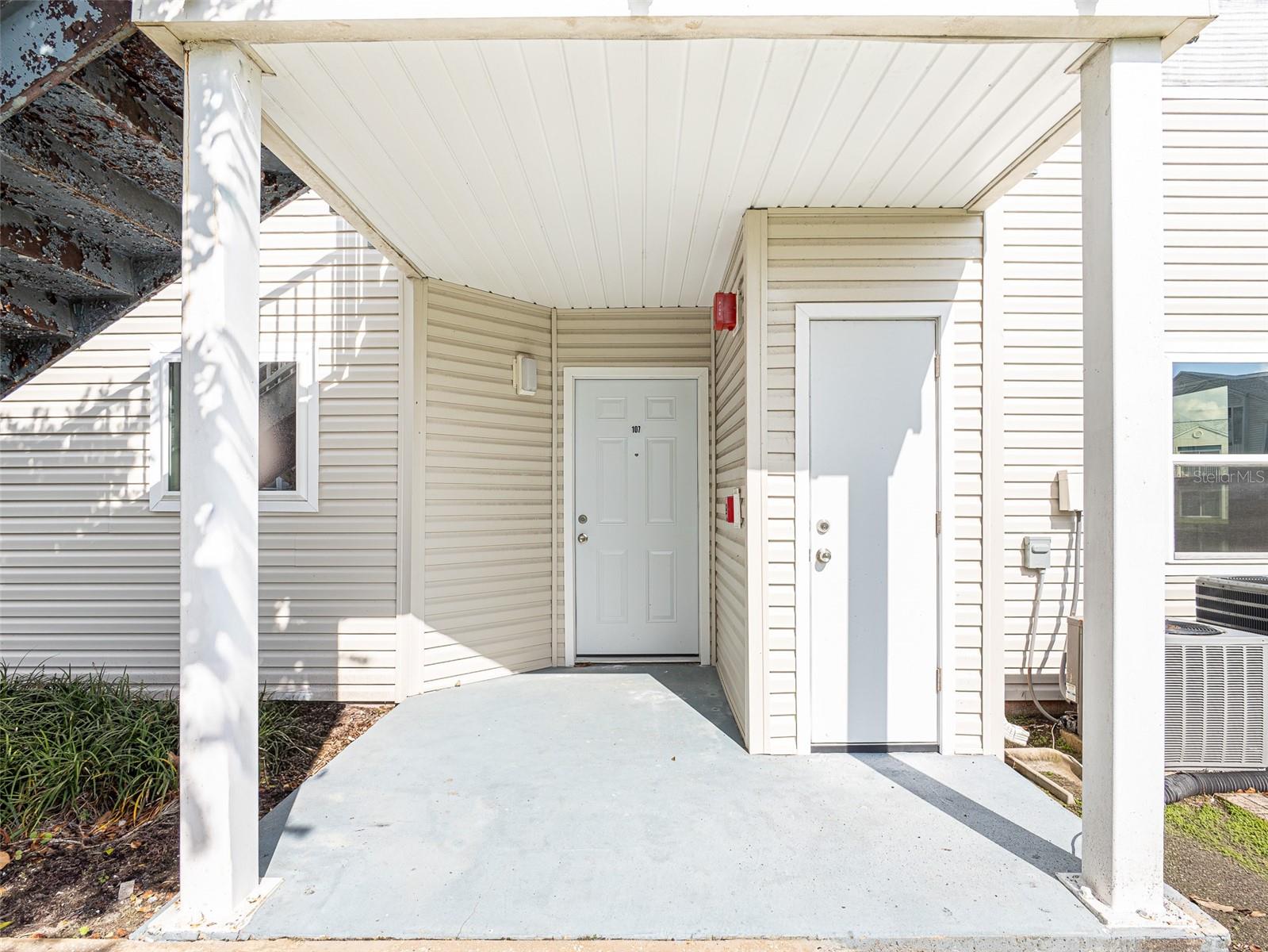 2512 WOODGATE BLVD #107 — photo 2