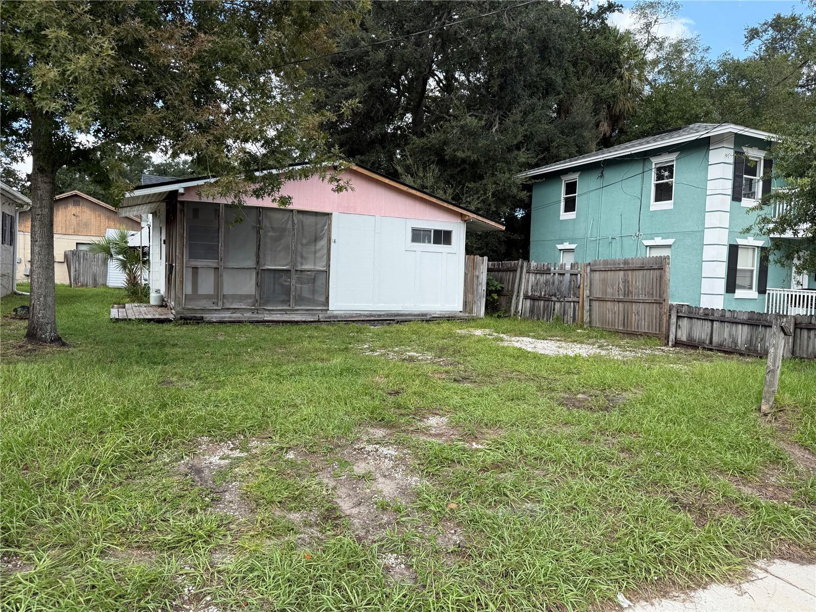 18 S PRIMROSE DR
