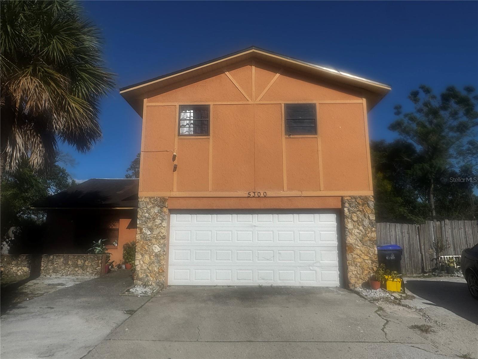 5300 FERNHILL CT
