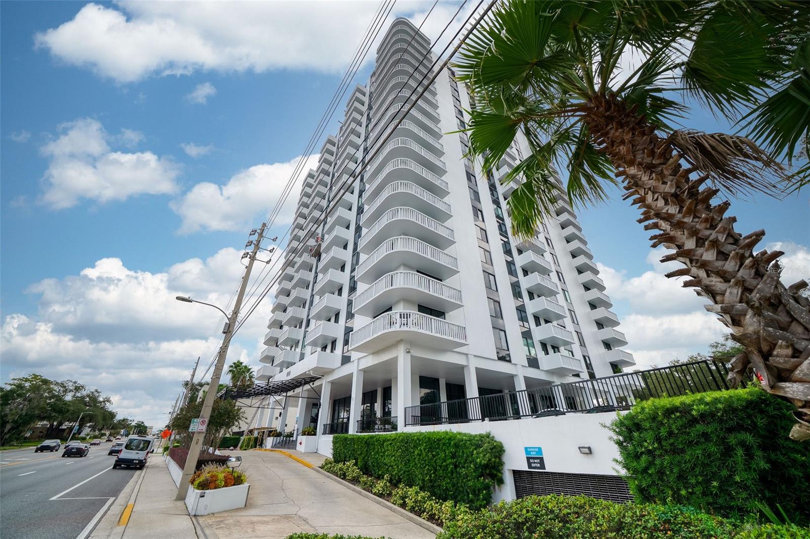 400 E COLONIAL DR #1604