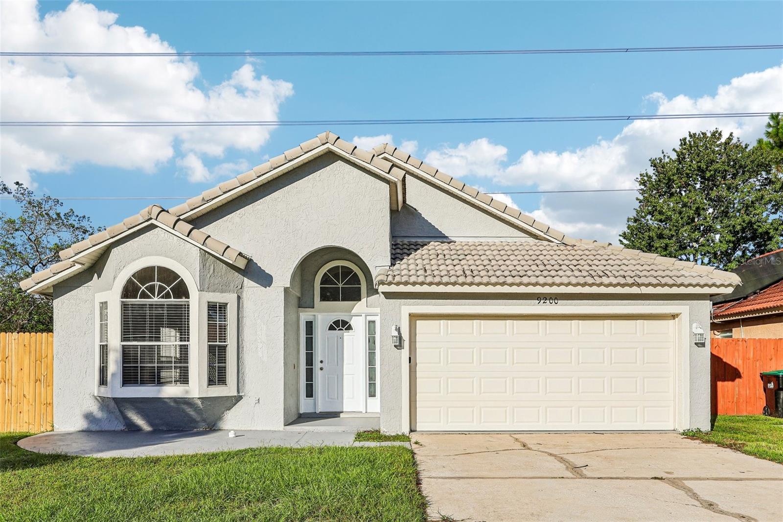 9200 VALENCIA PALMS DR