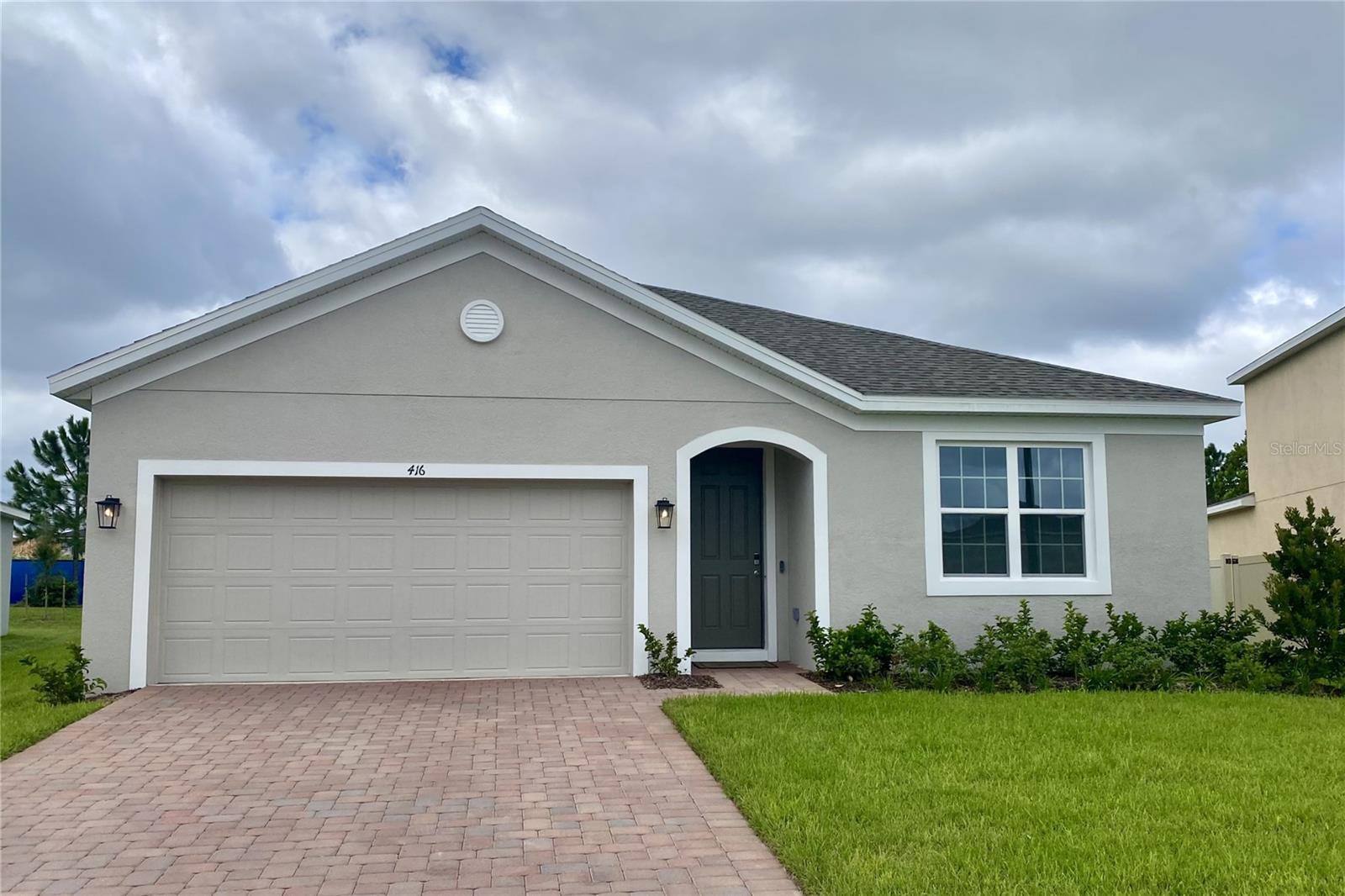 416 LEMONGRASS RD