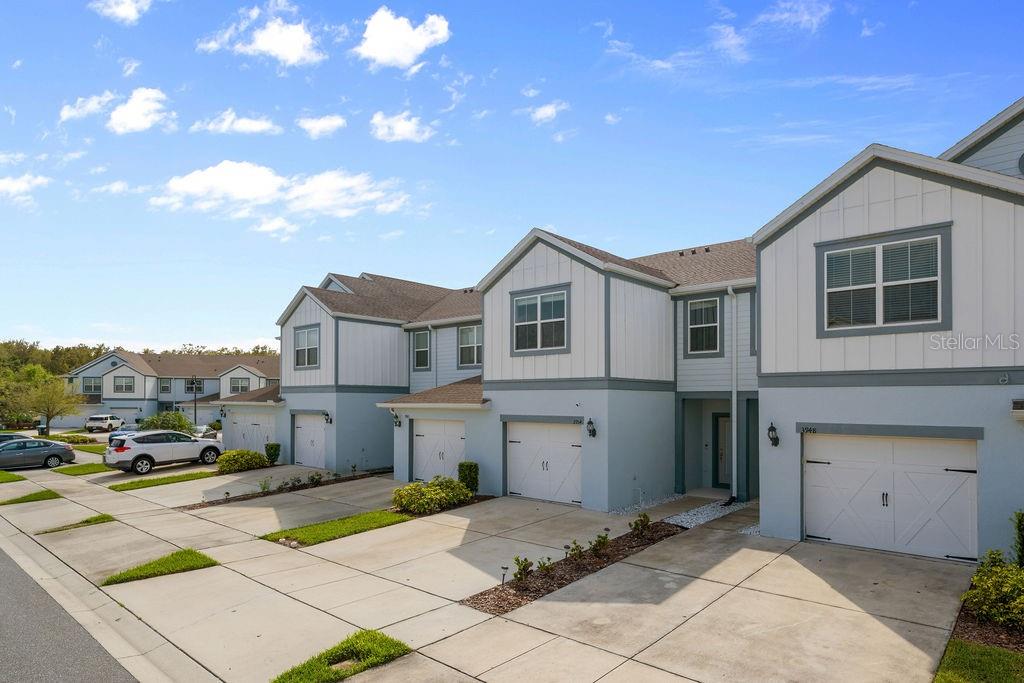 3954 PLAINVIEW DR — photo 2