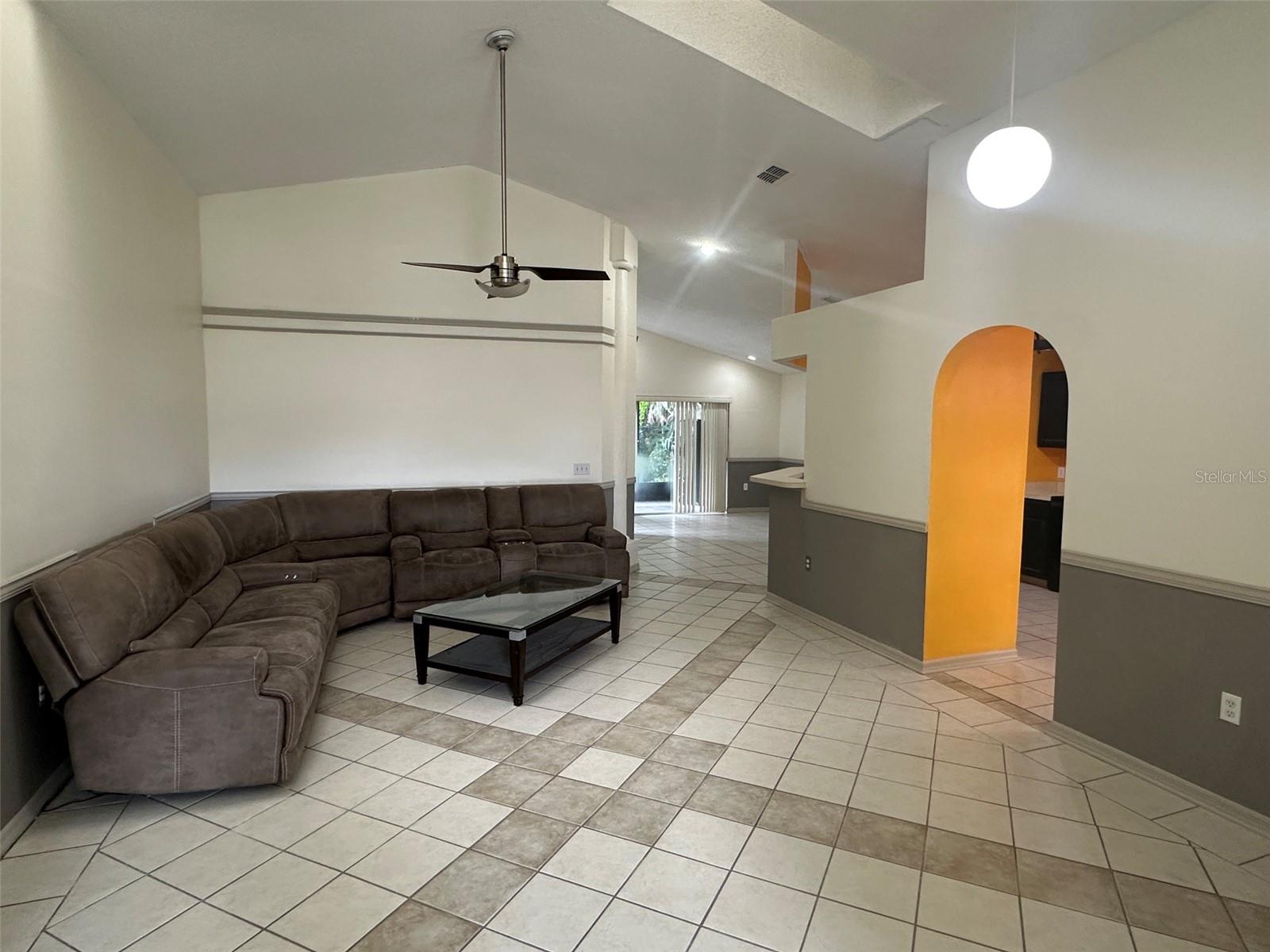 815 DELFINO PL — photo 2