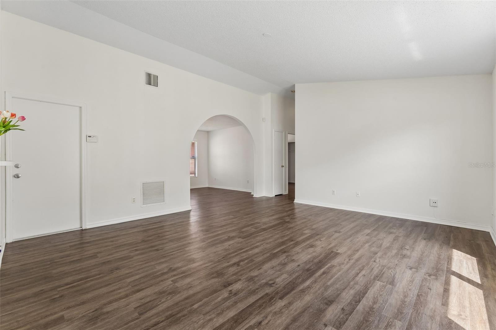 196 BURNSED PL — photo 3