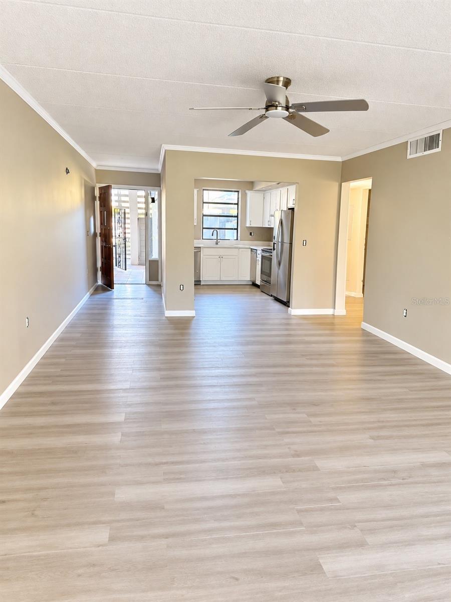 5228 CYPRESS CREEK DR #105 — photo 2