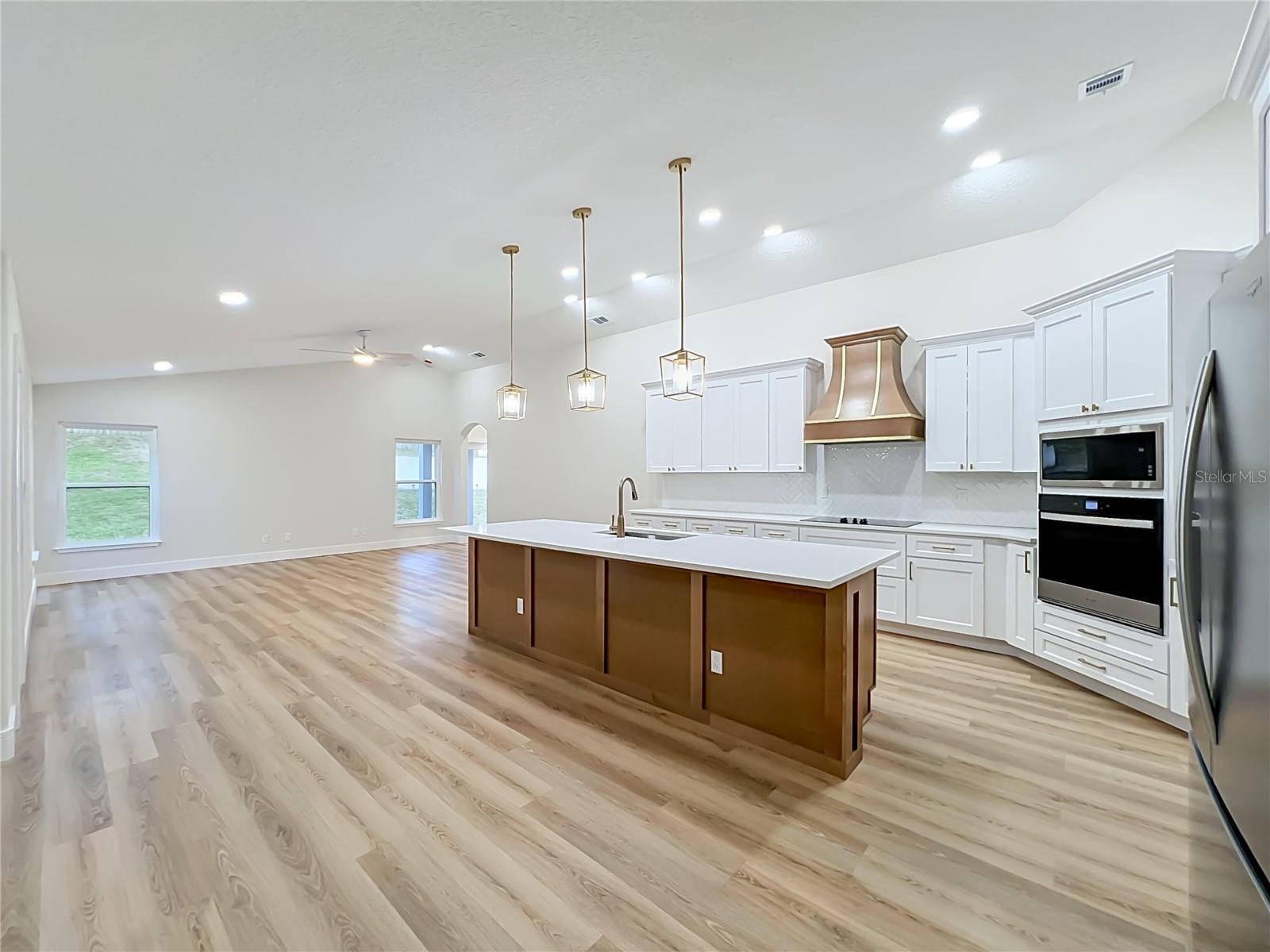 12625 DOUGLAS FIR CT — photo 2