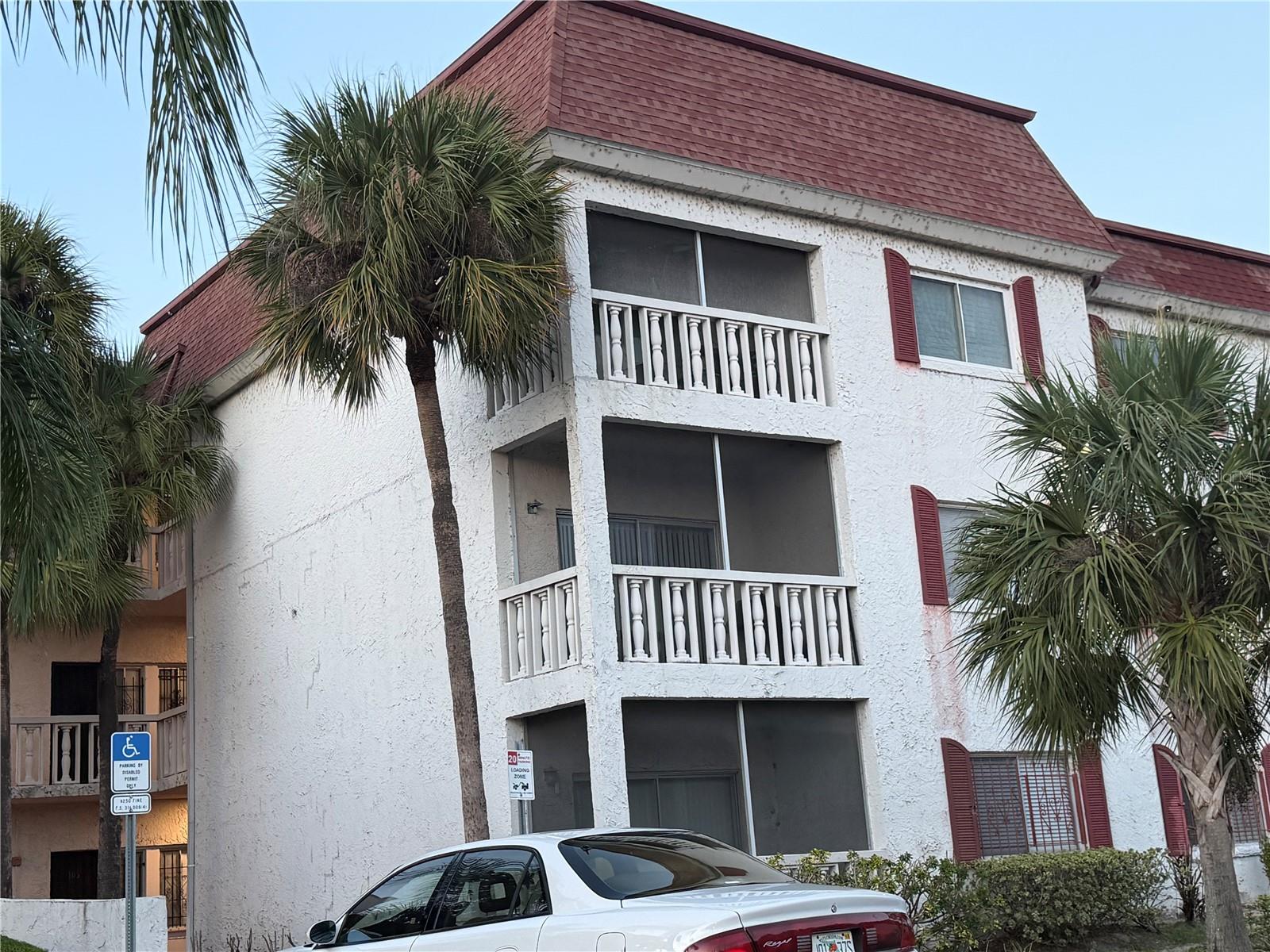 2225 HOLDEN AVE #210