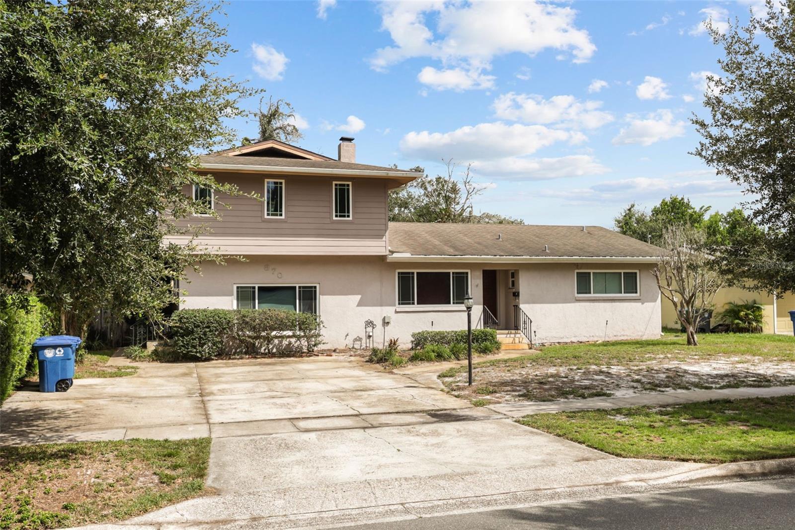 870 N PHELPS AVE