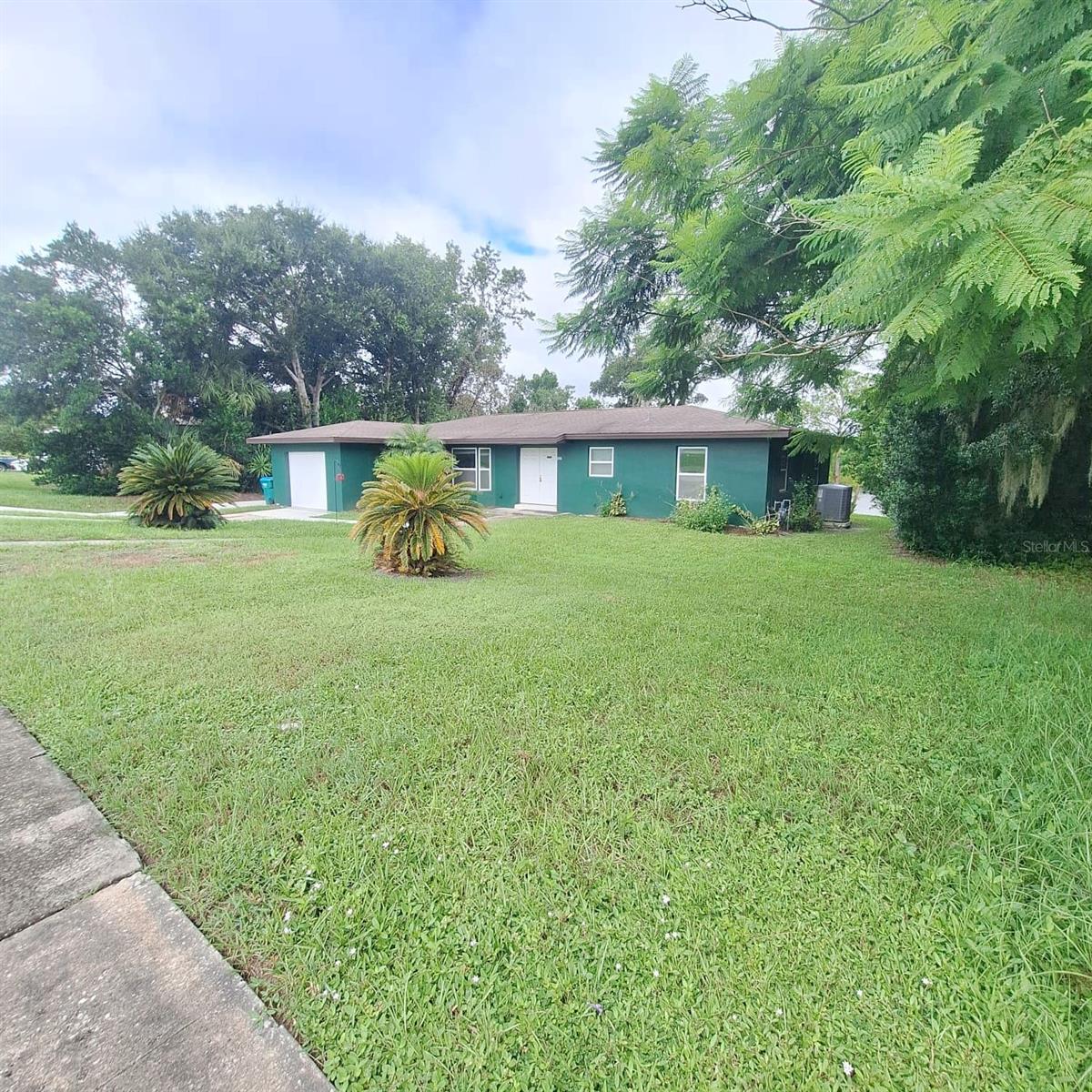 1670 N PAGE DR — photo 2