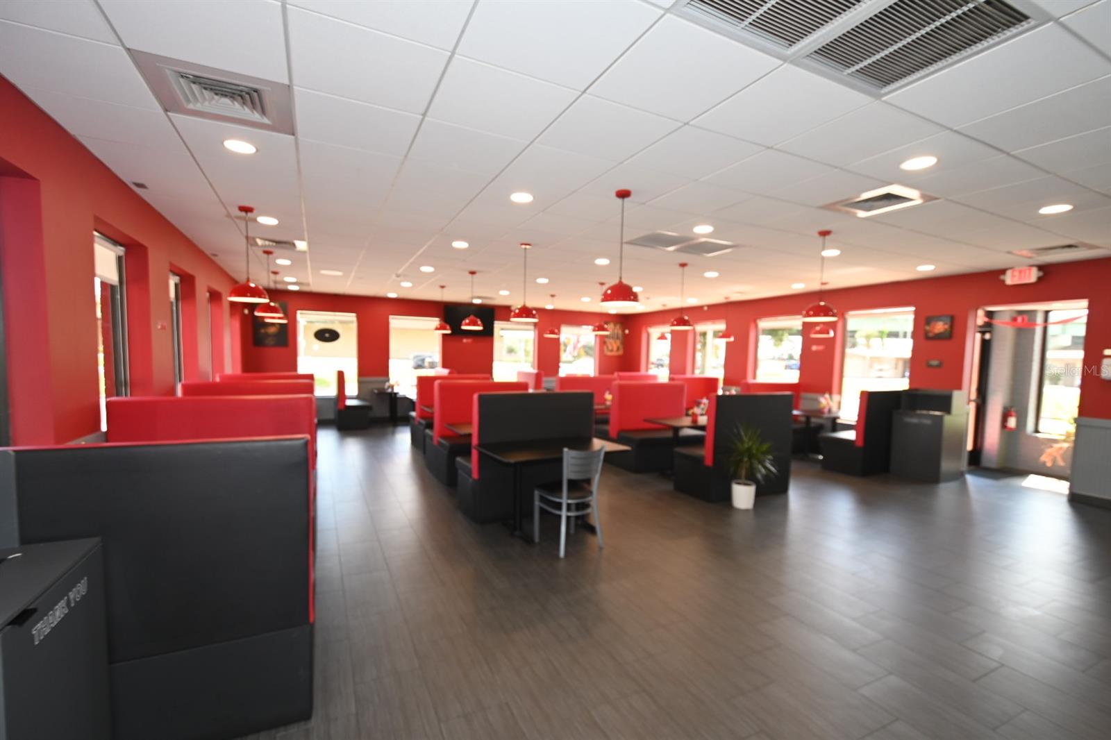 3200 PARKWAY CENTER CT