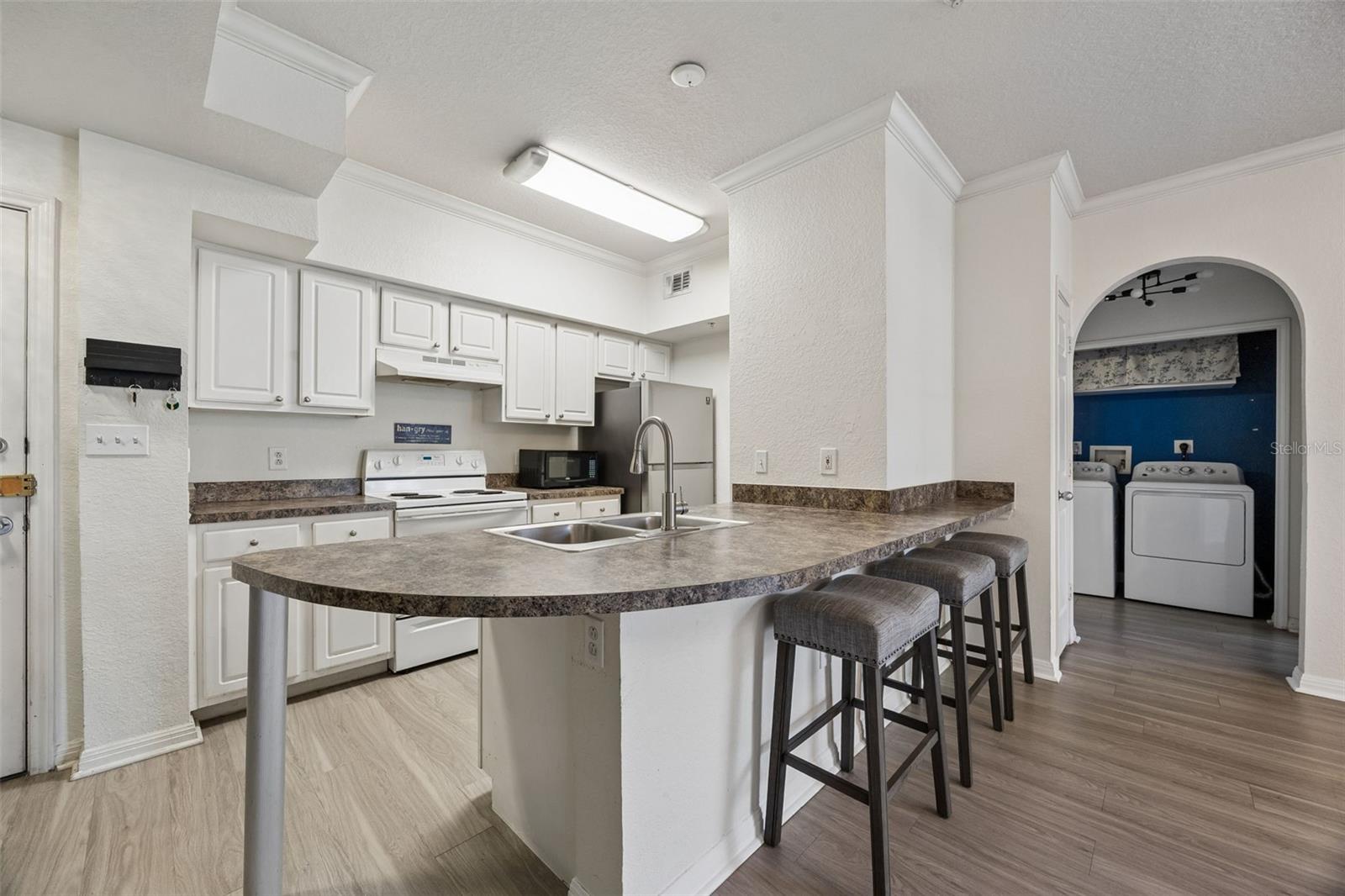 911 N ORANGE AVE #411 — photo 3