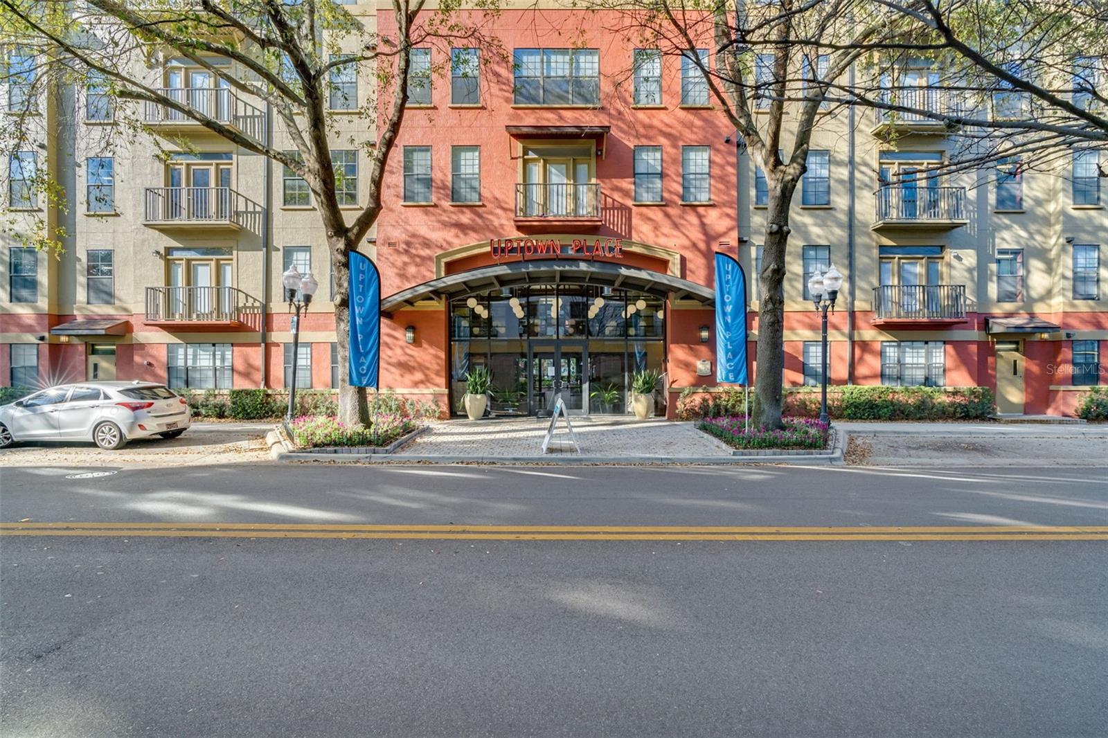 911 N ORANGE AVE #411