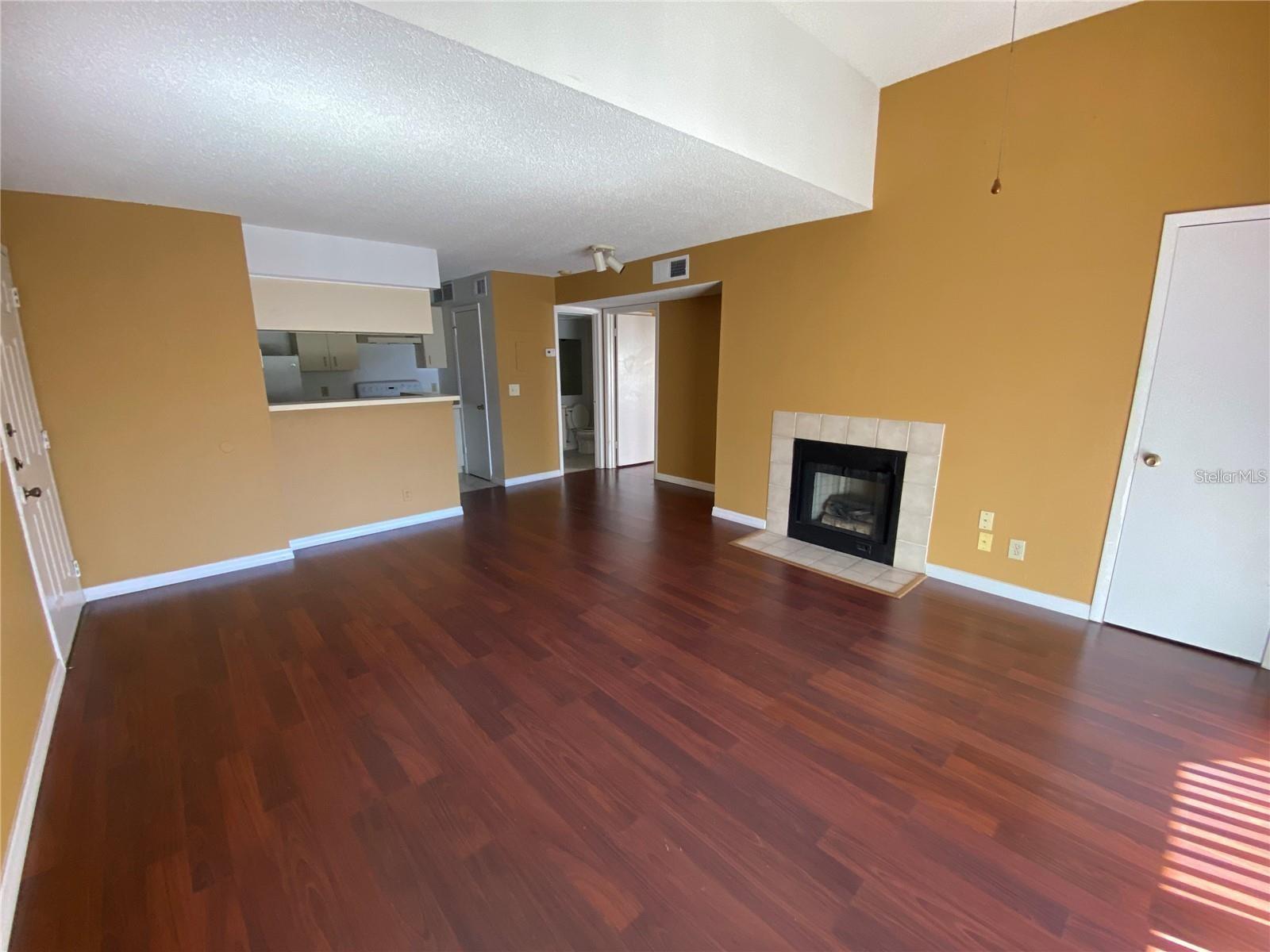 320 FORESTWAY CIR #307 — photo 2