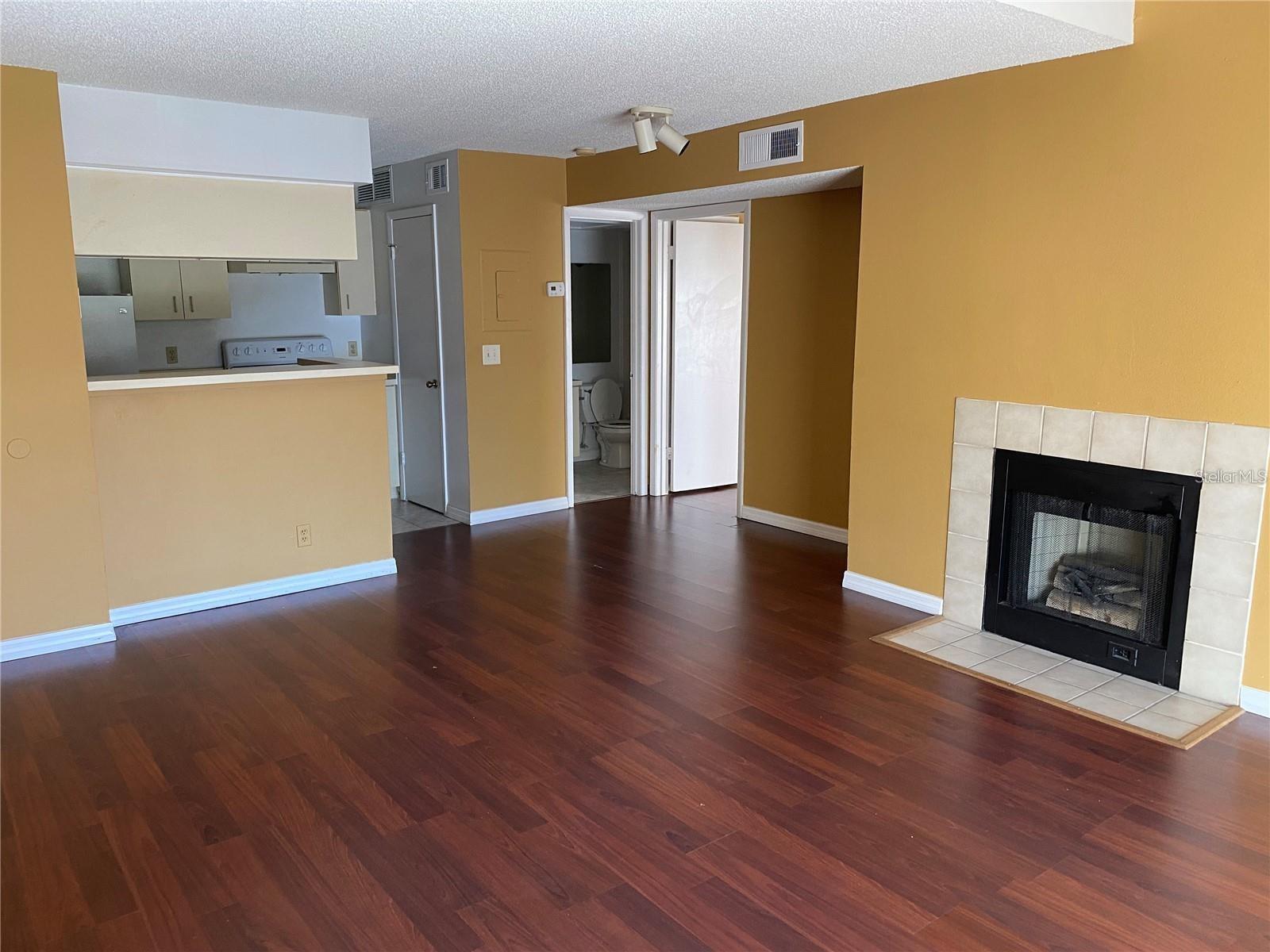 320 FORESTWAY CIR #307 — photo 3