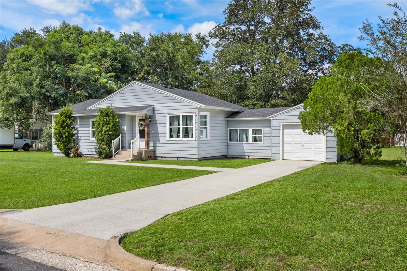 804 CATALINA DR — photo 2