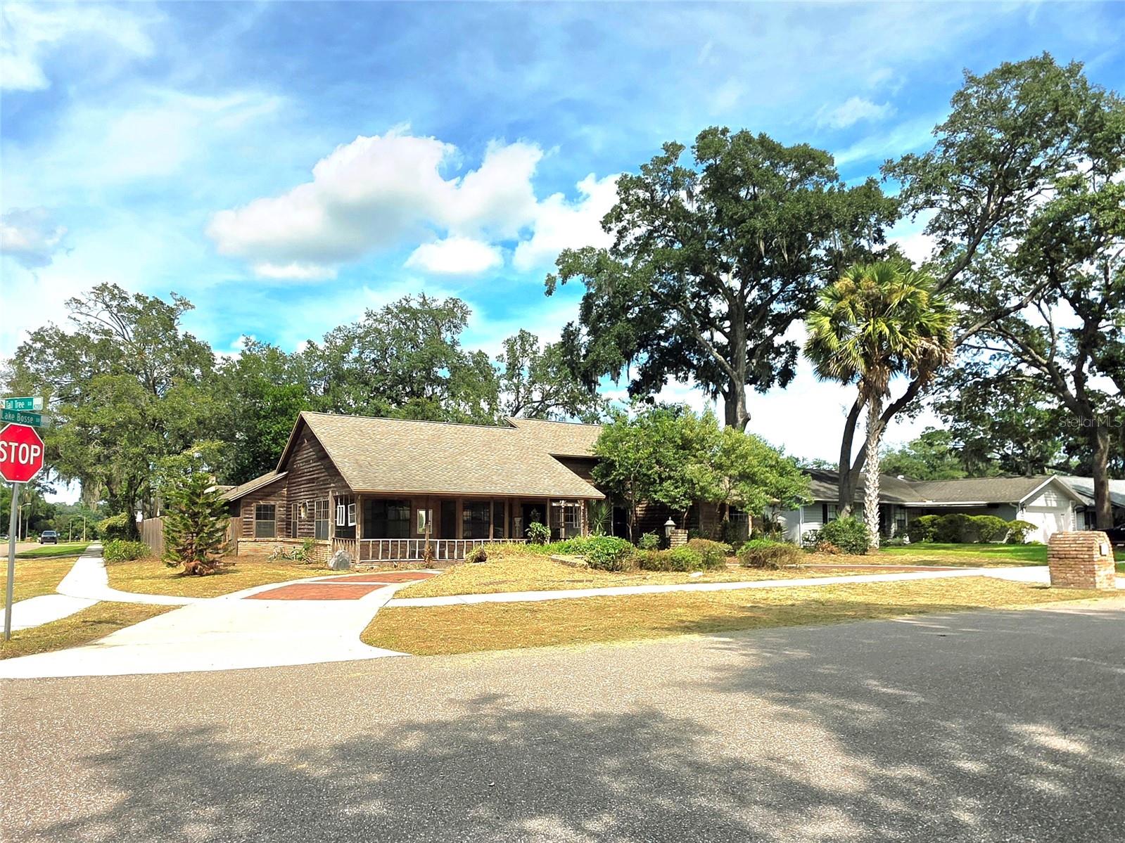 4231 TALL TREE DR — photo 2