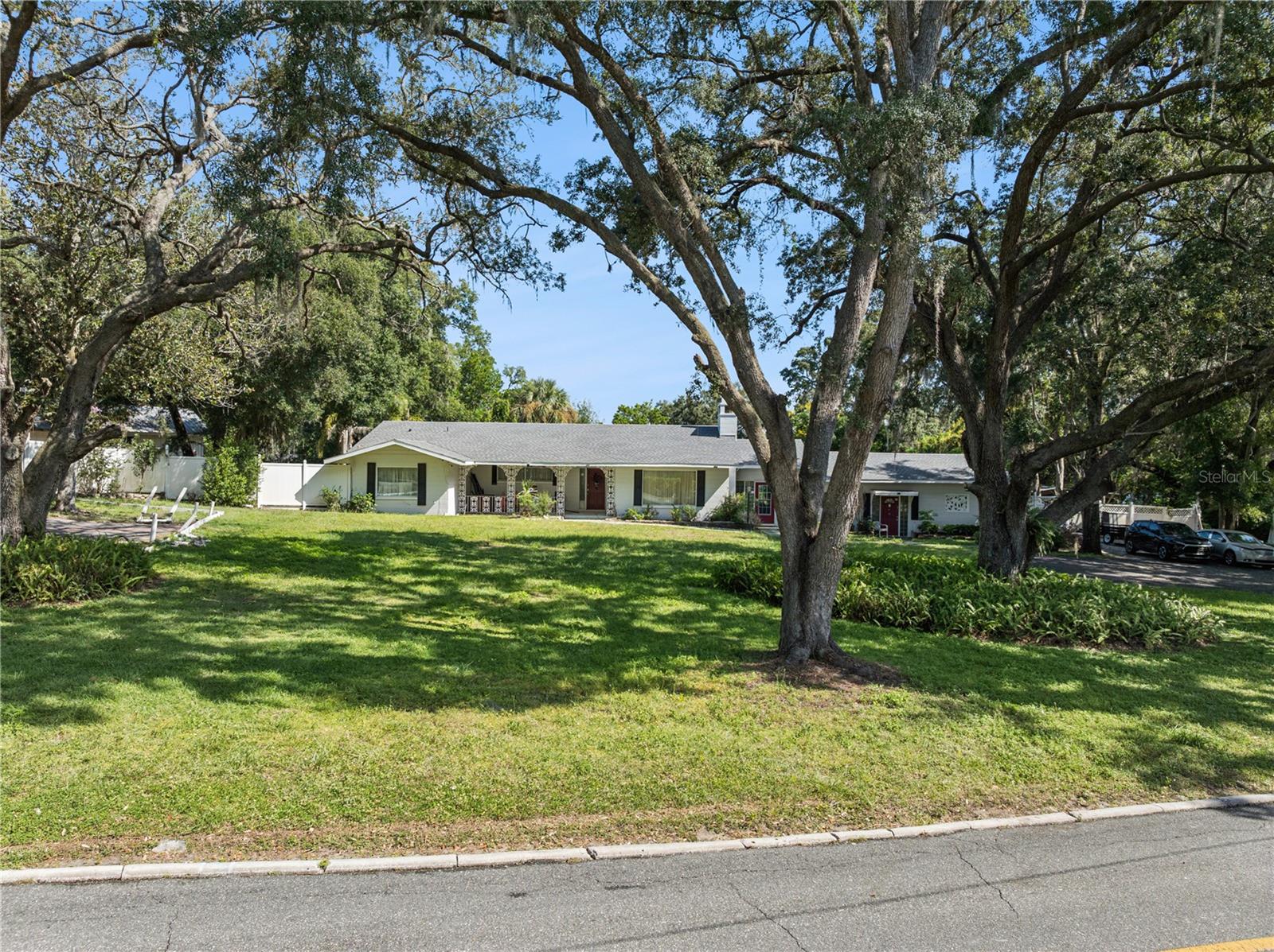1505 E CROOKED LAKE DR — photo 3