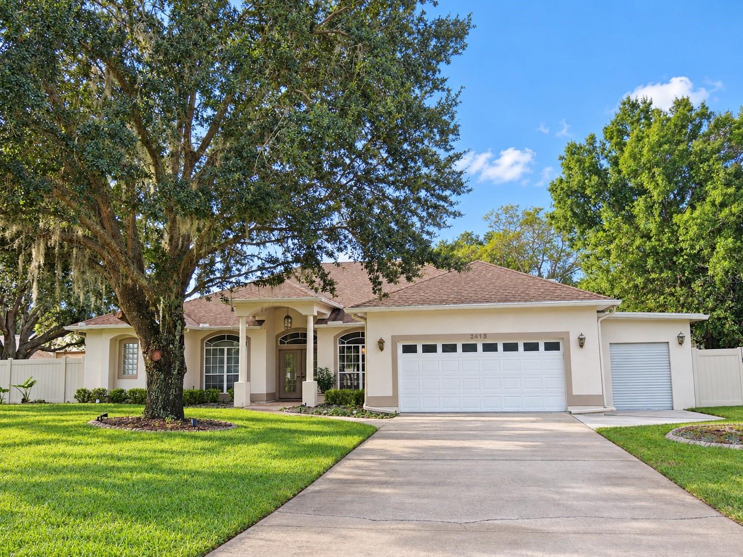 2413 EAGLE TRACE DR