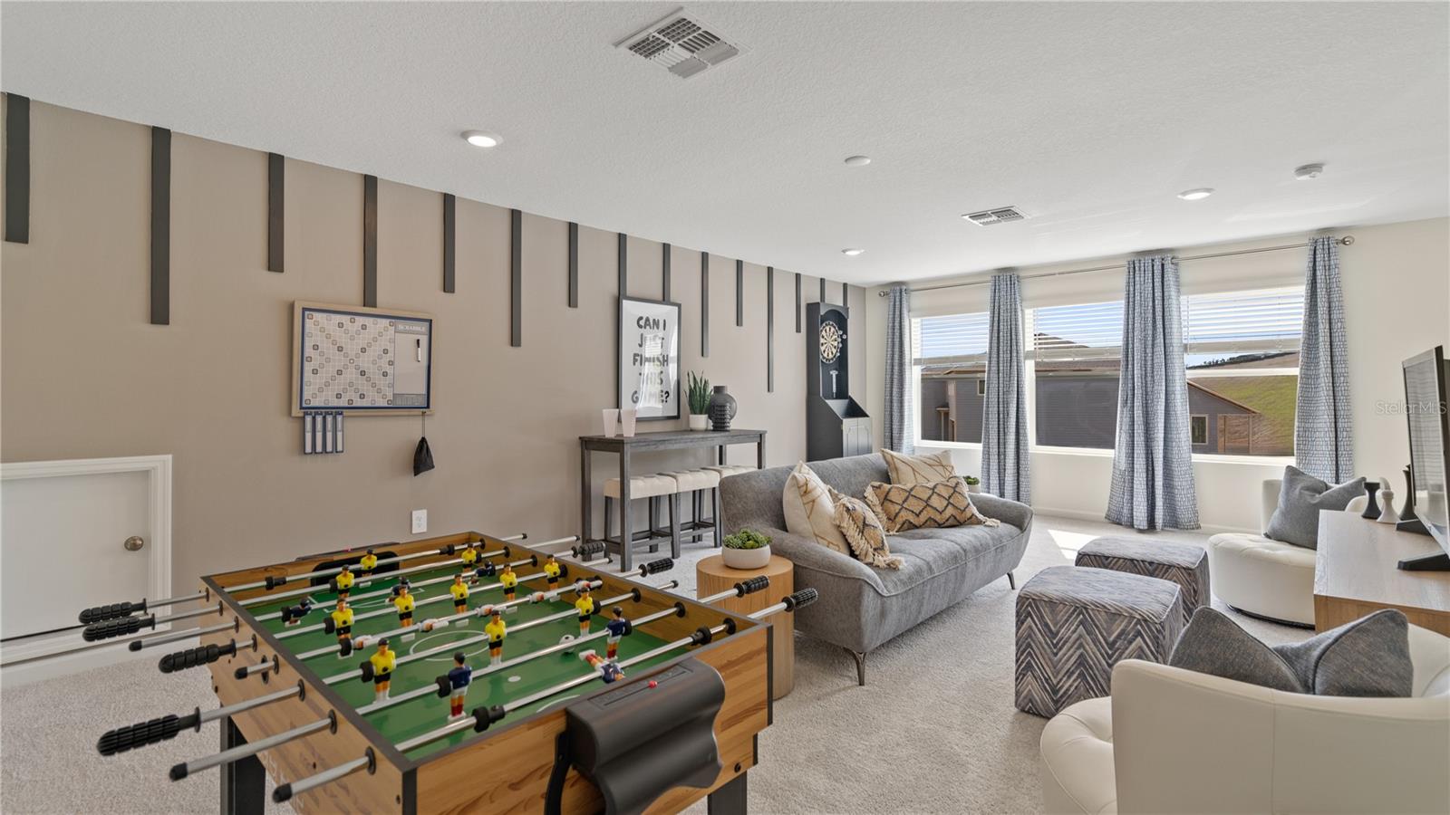 530 OAKCREEK LN — photo 2