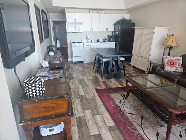 1909 S ATLANTIC AVE #102 — photo 2