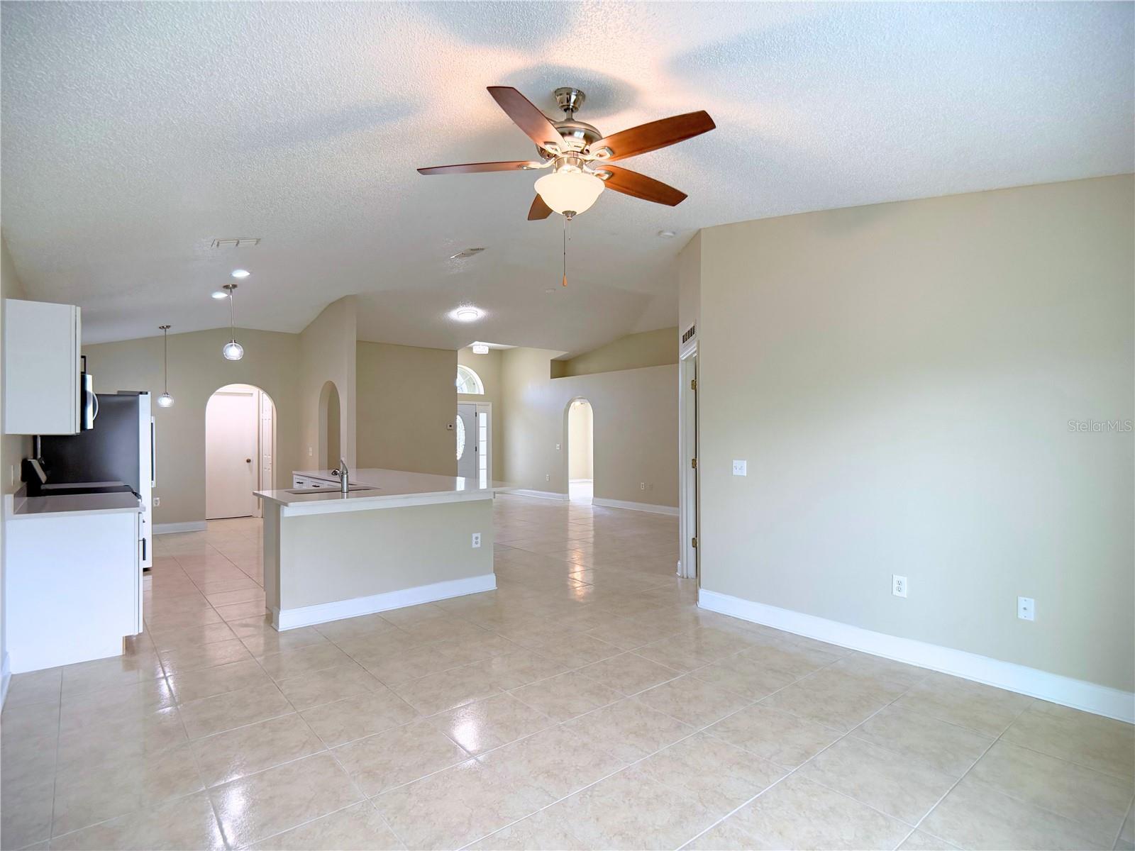 247 FAIRFIELD DR — photo 9