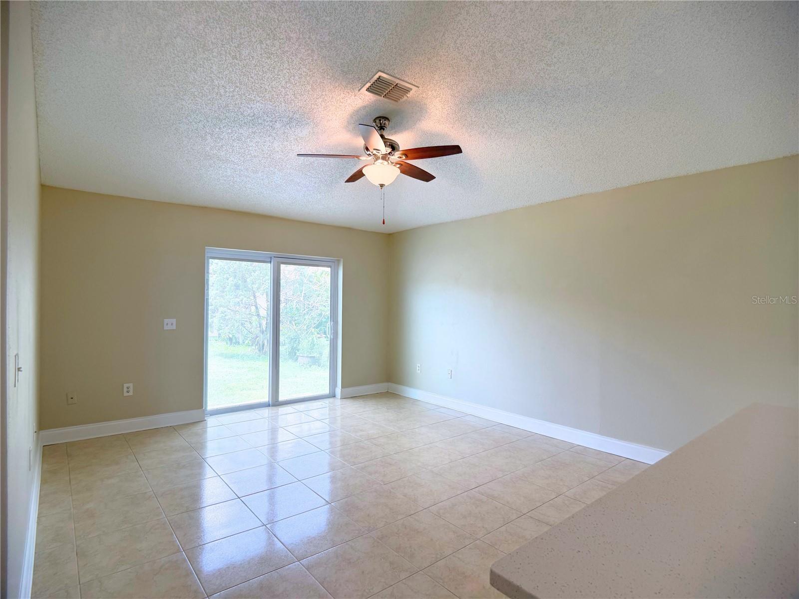 247 FAIRFIELD DR — photo 10
