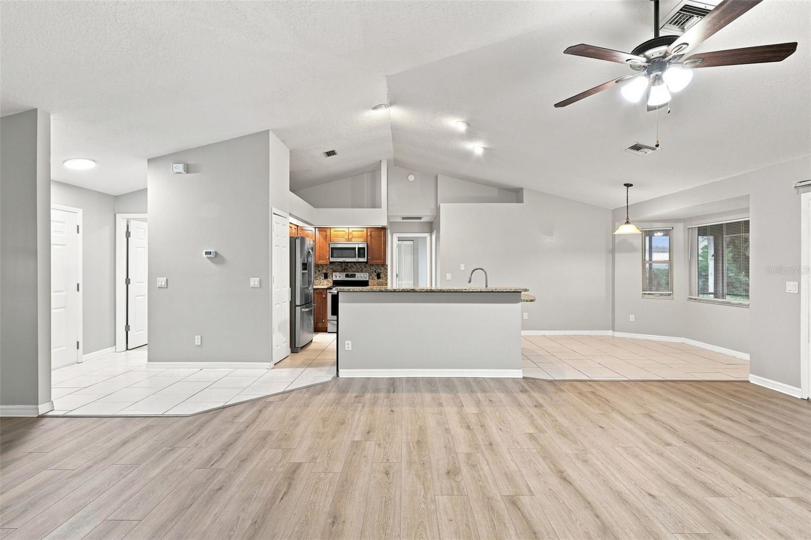 1096 PRESCOTT BLVD — photo 12