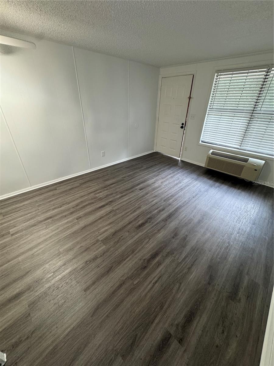 420-420 MILLS ST #10 — photo 4